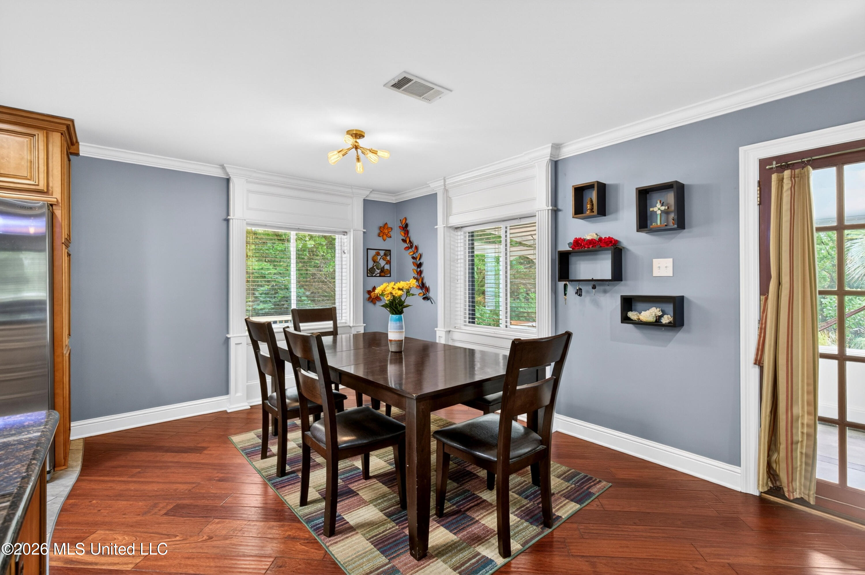 501 Forest Hill Drive Property Photo 8