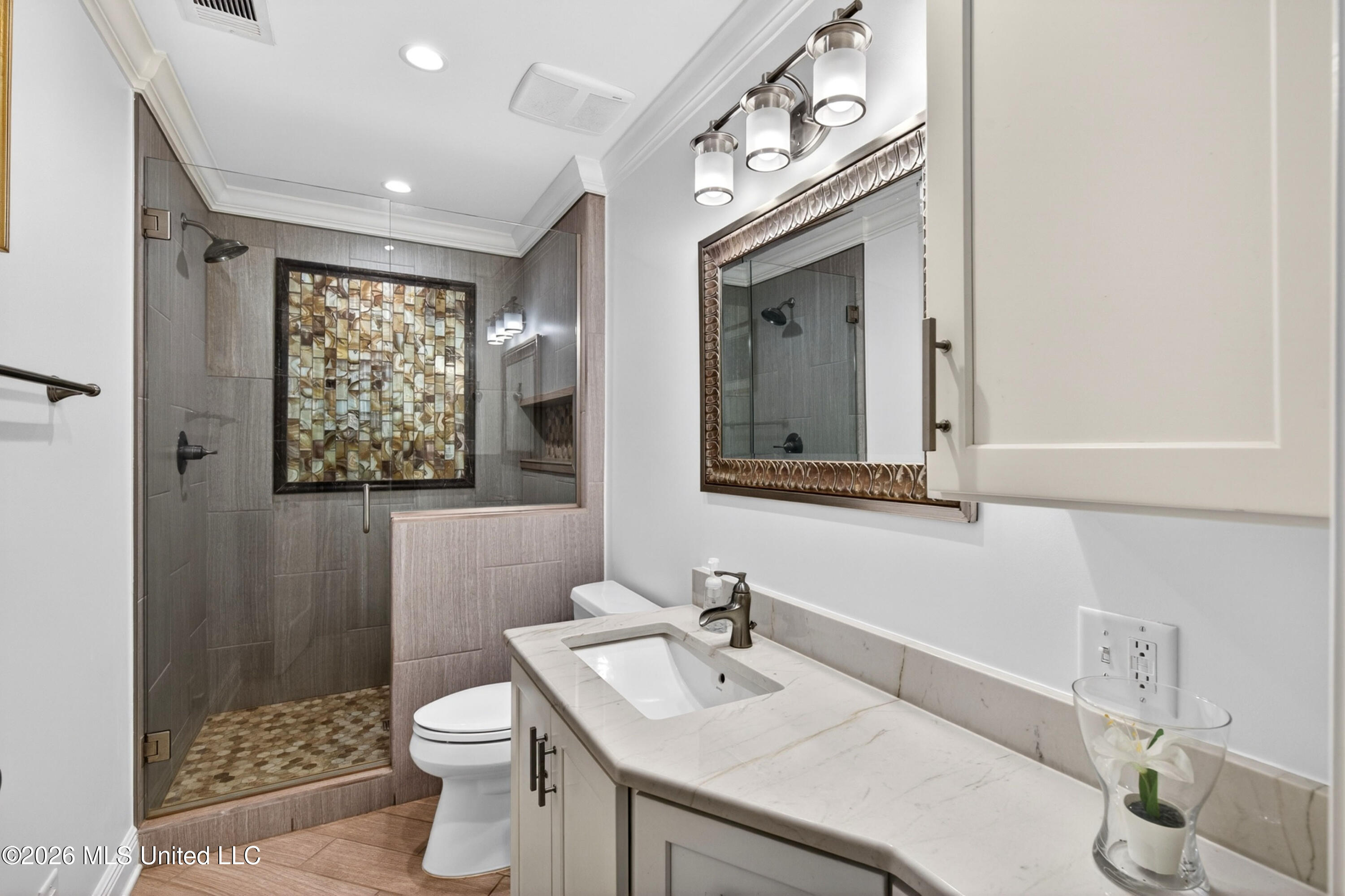 501 Forest Hill Drive Property Photo 10