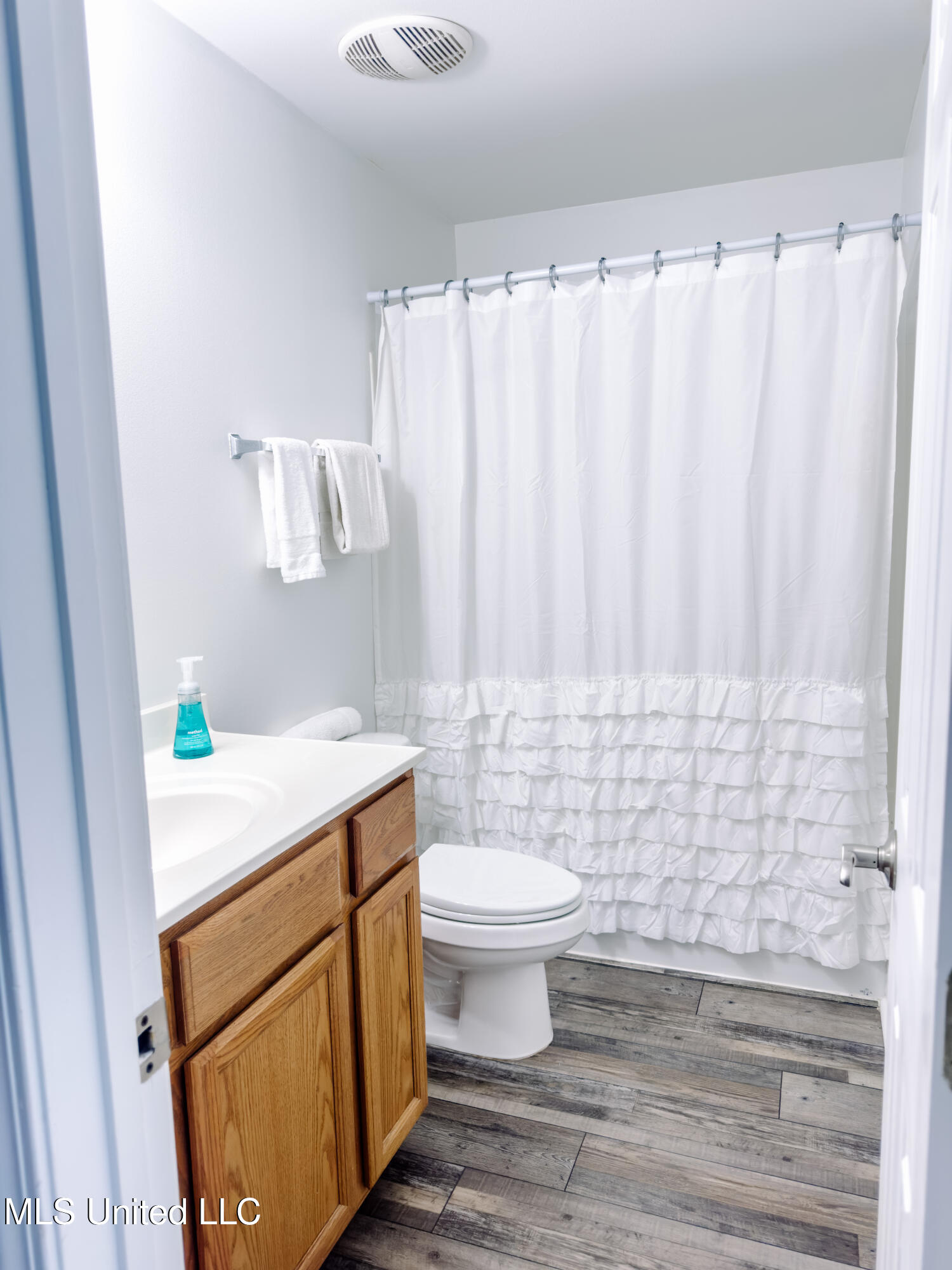 1664 Beach Boulevard Property Photo 8
