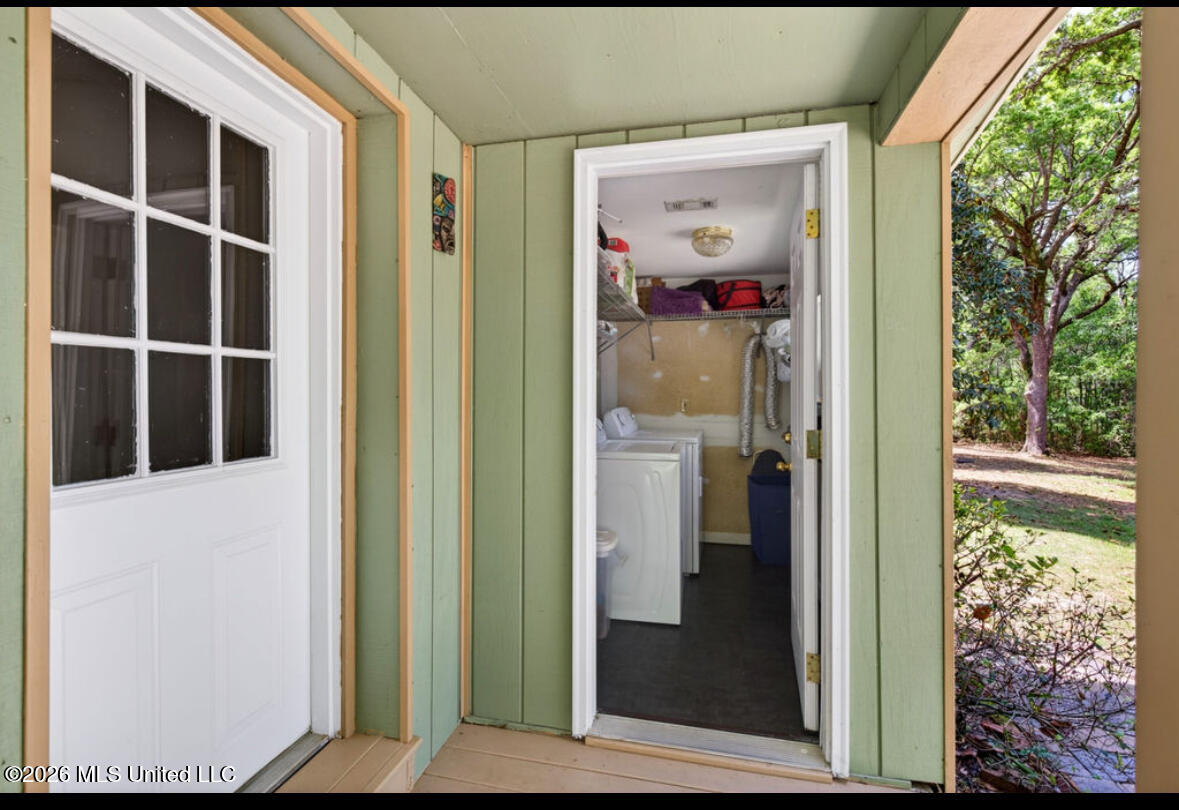 7721 Ridge Gate Road Property Photo 7