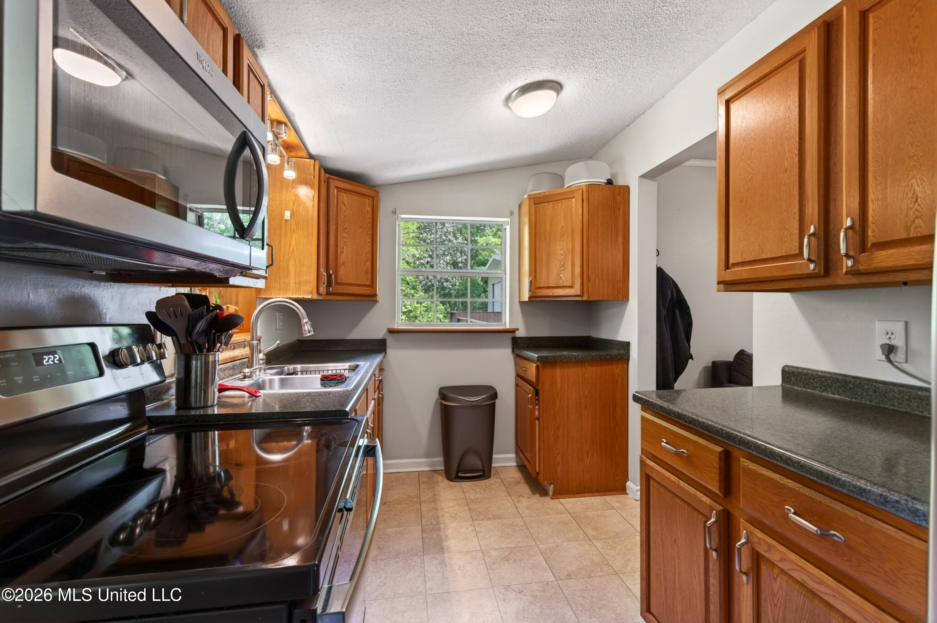7721 Ridge Gate Road Property Photo 8