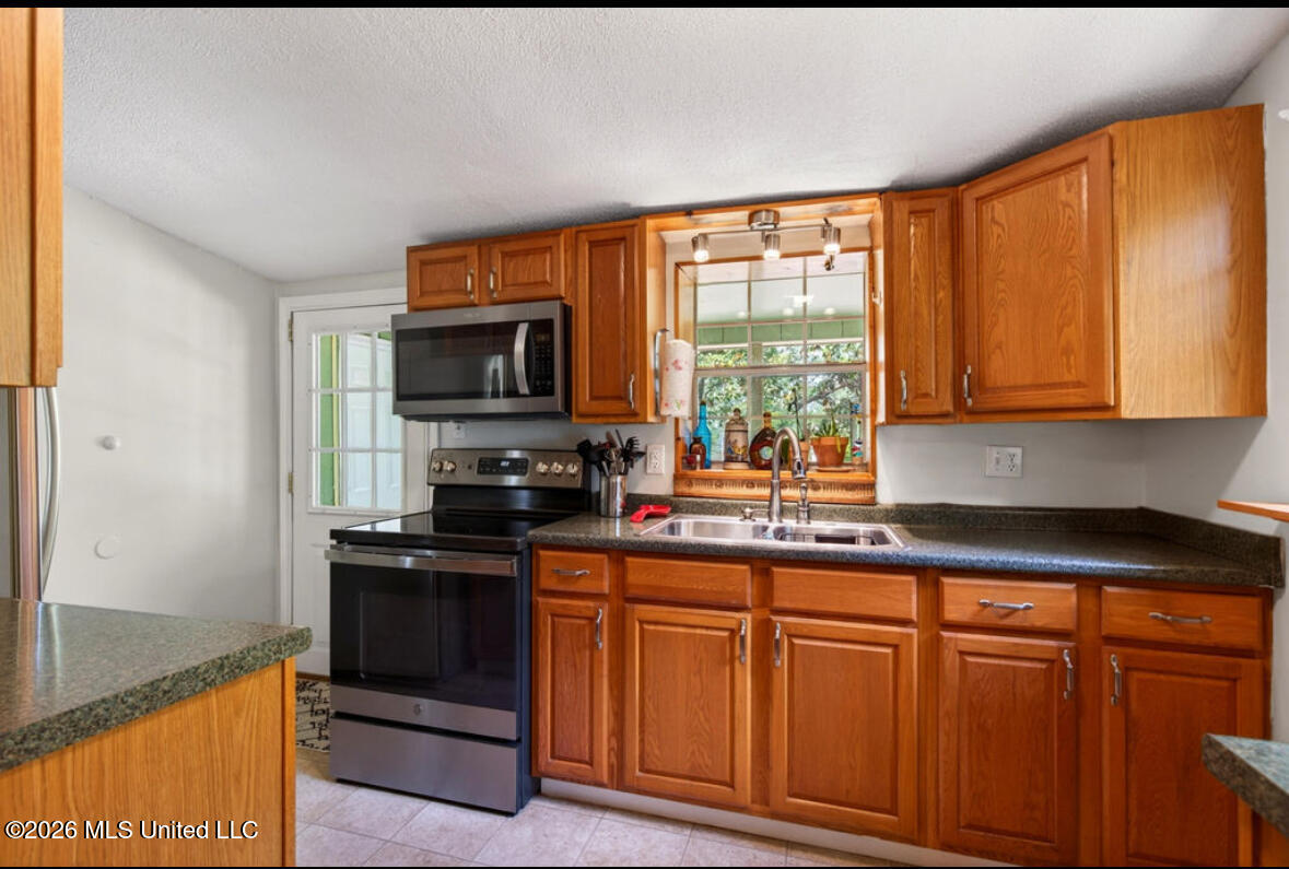 7721 Ridge Gate Road Property Photo 9