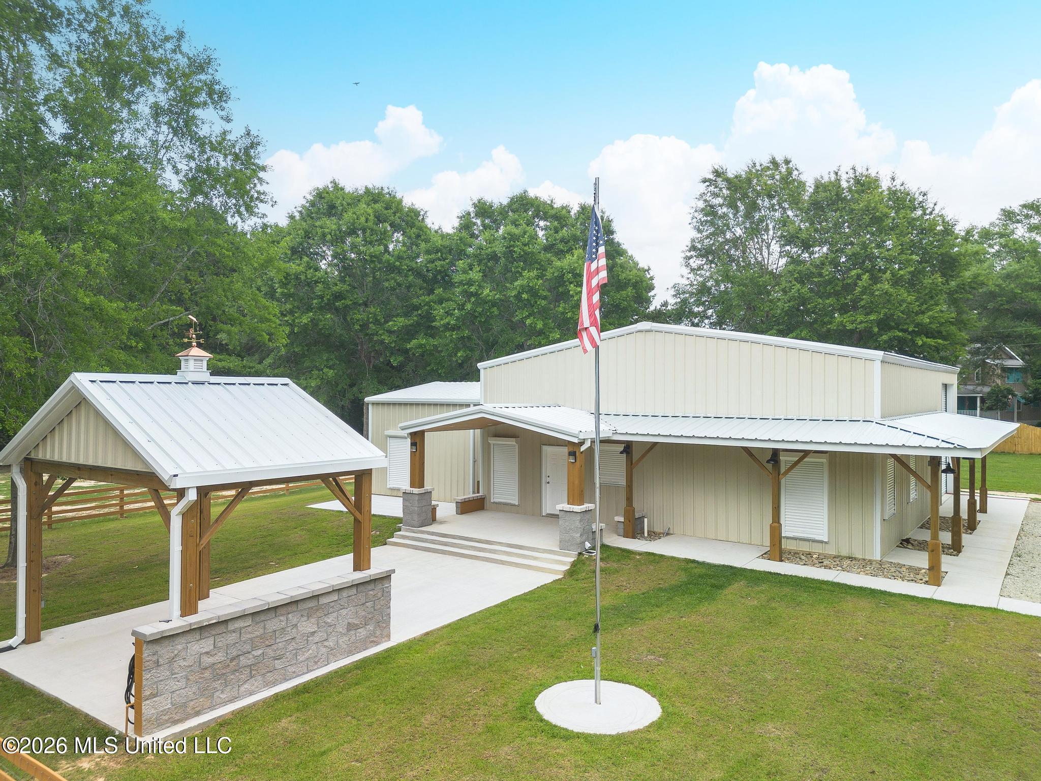 8190 Lake Cypress Drive Property Photo 1