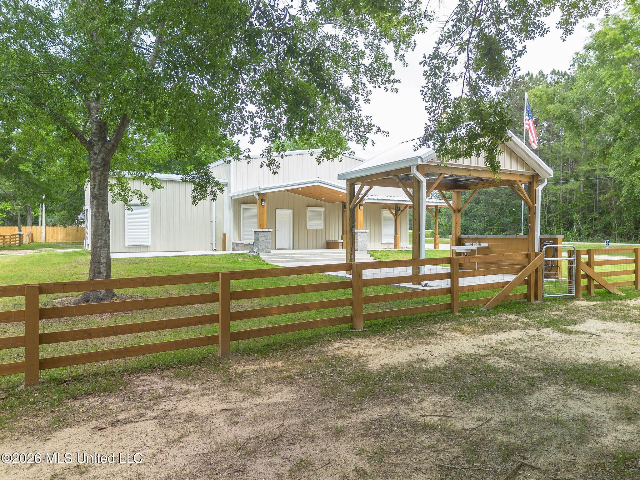8190 Lake Cypress Drive Property Photo 7