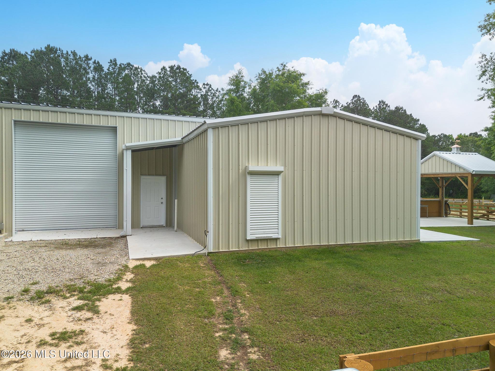 8190 Lake Cypress Drive Property Photo 9