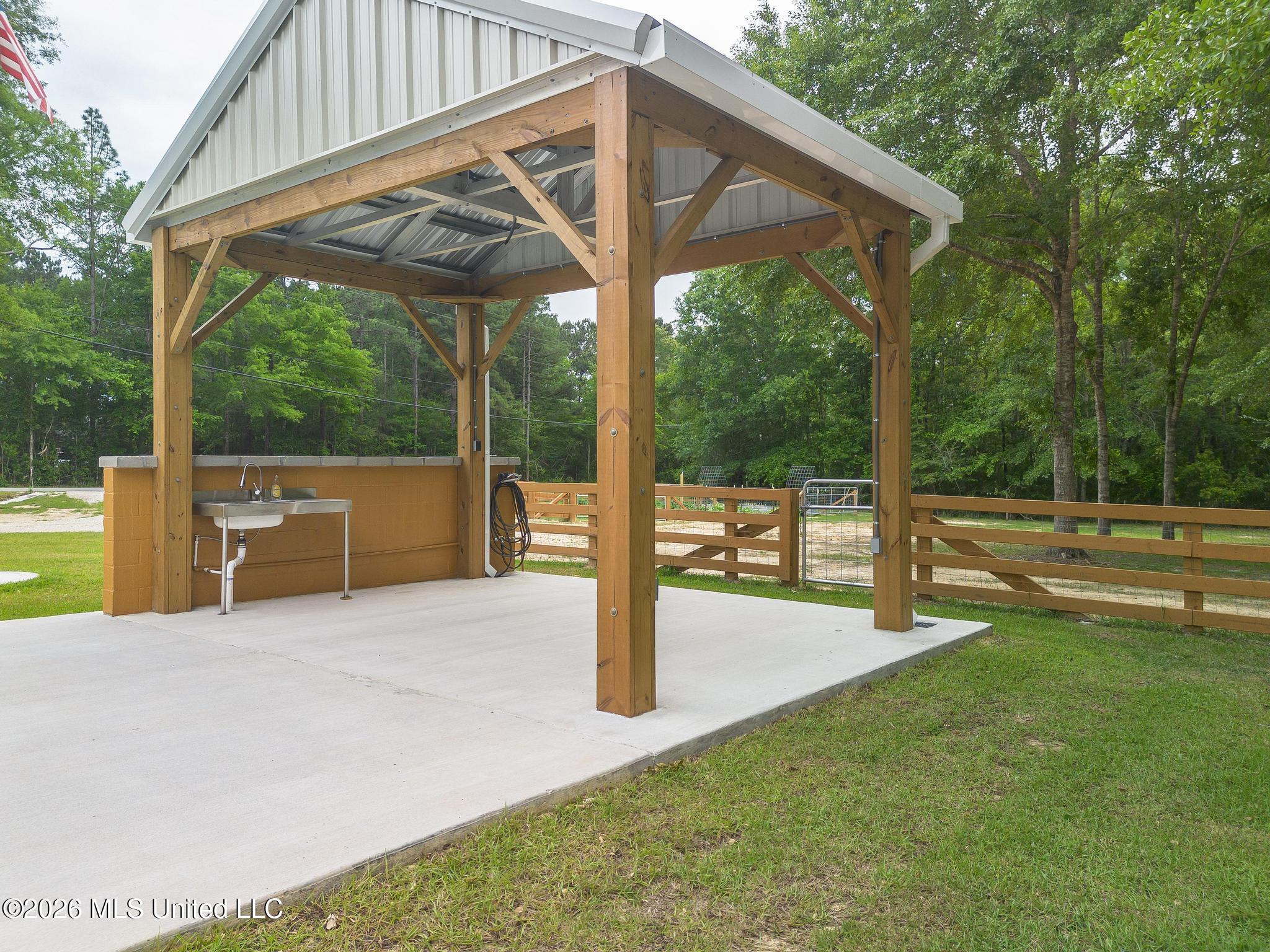 8190 Lake Cypress Drive Property Photo 10