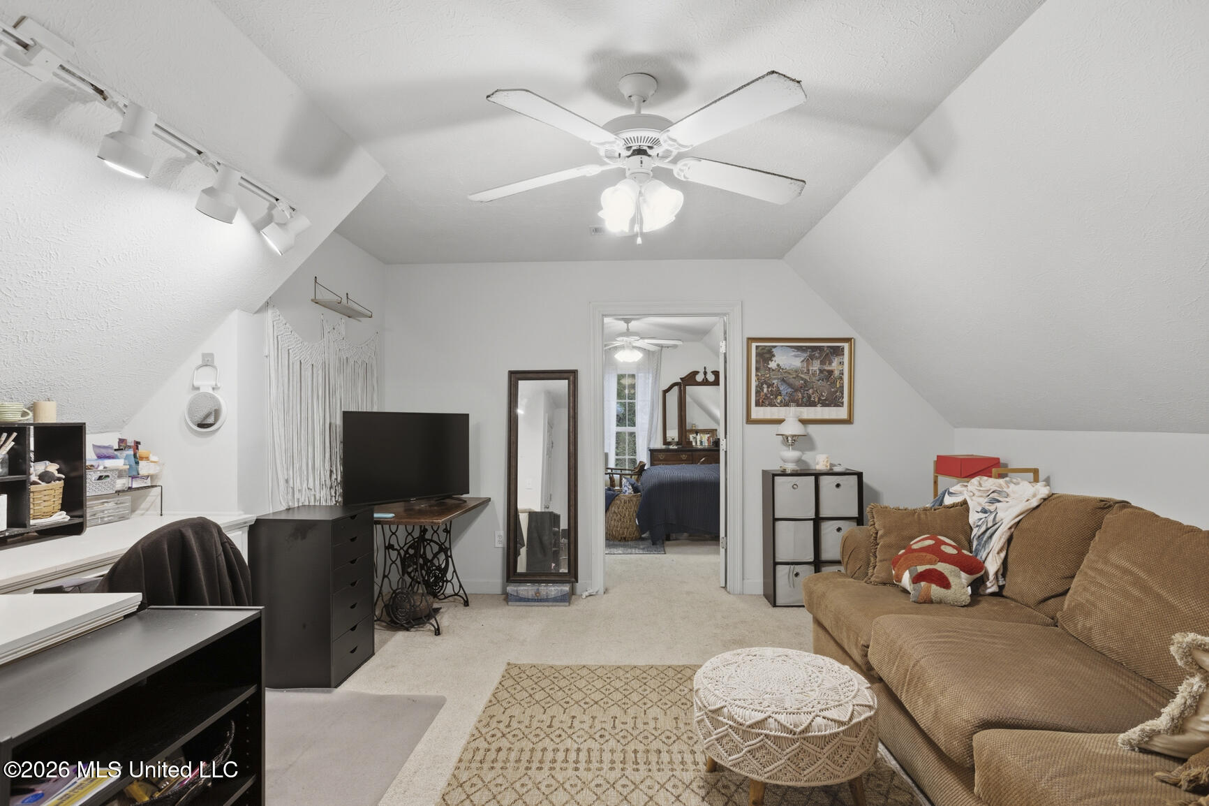 610 Abbots Lane Property Photo 34
