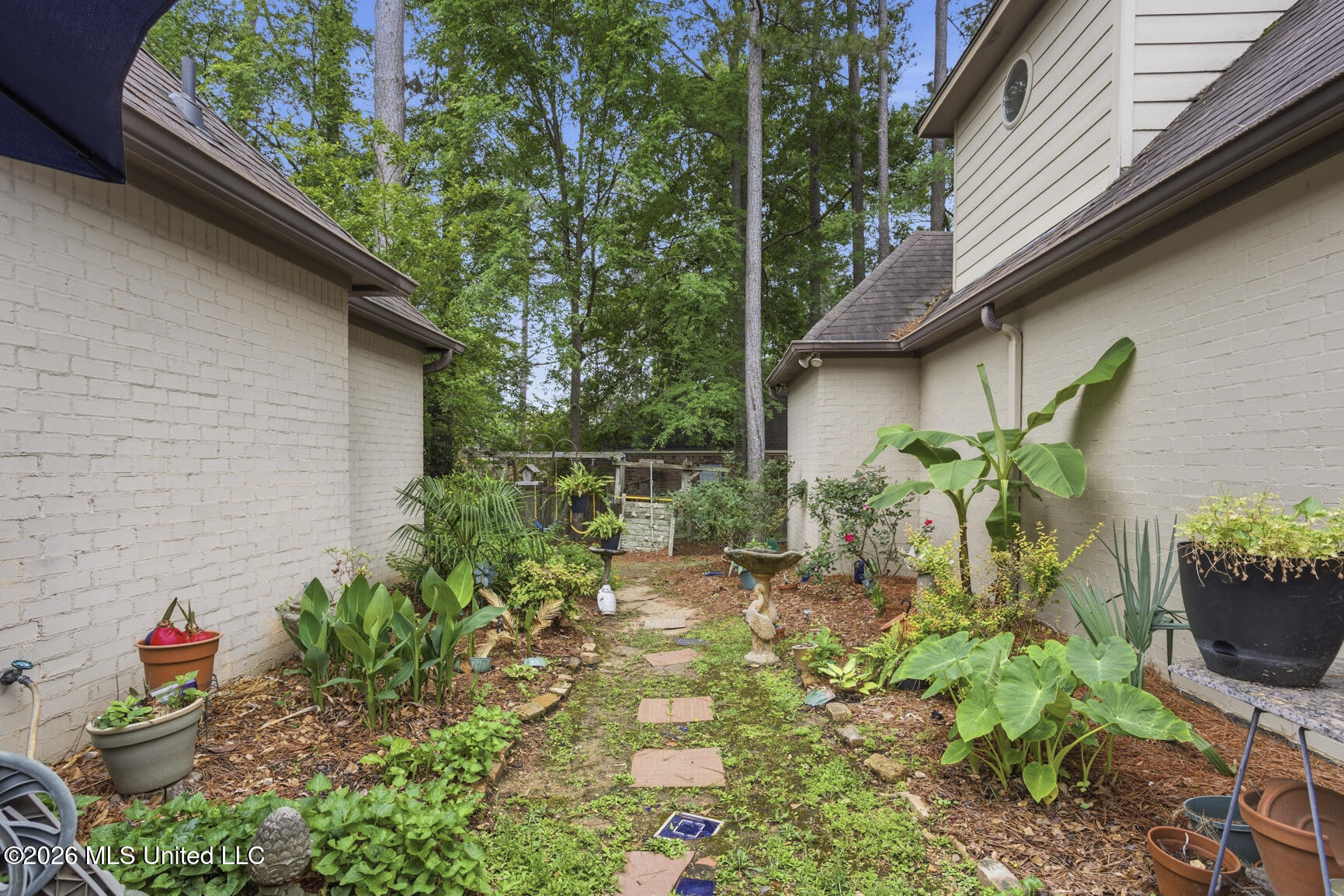 610 Abbots Lane Property Photo 40
