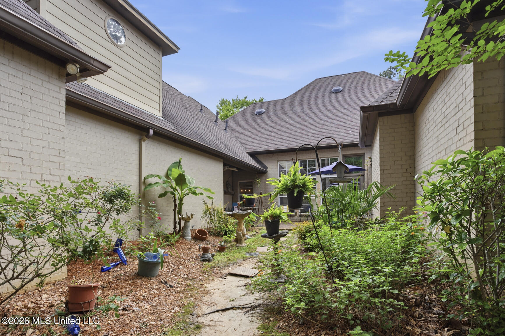 610 Abbots Lane Property Photo 44