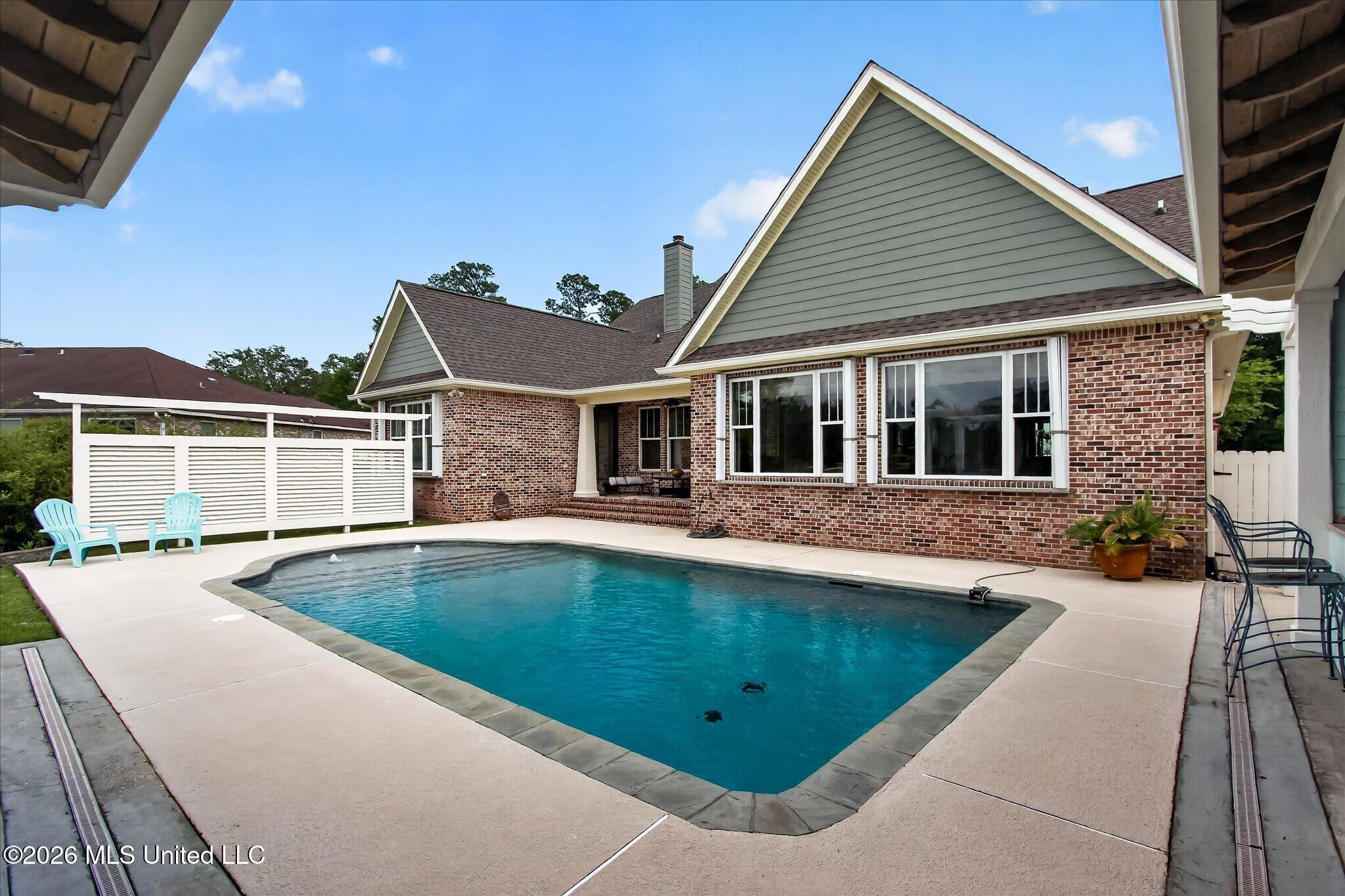 110 Emerald Lake Drive Property Photo 5