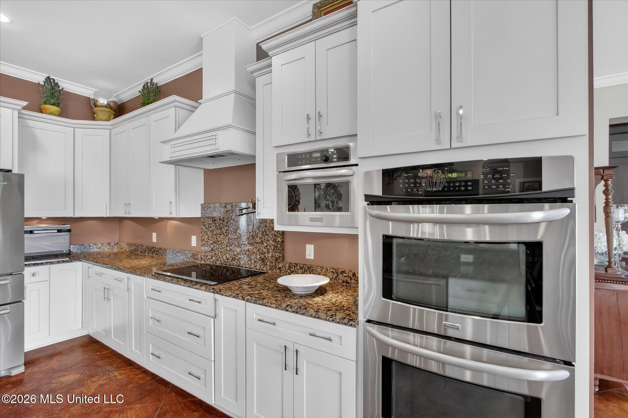 110 Emerald Lake Drive Property Photo 18