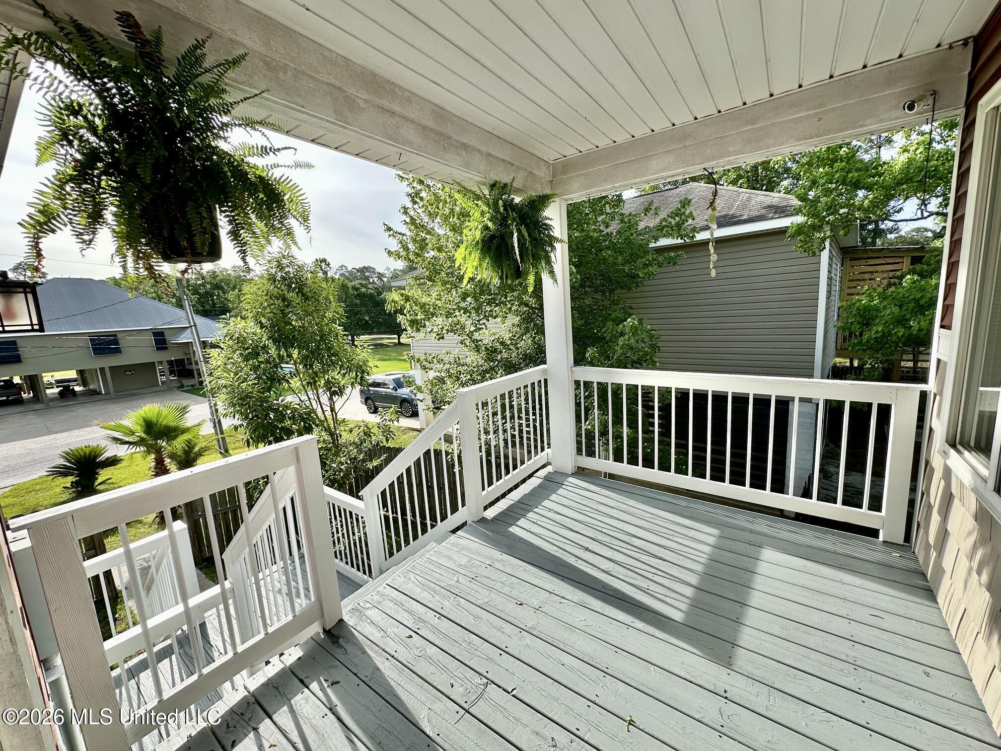 203 Pinewood Drive Property Photo 3