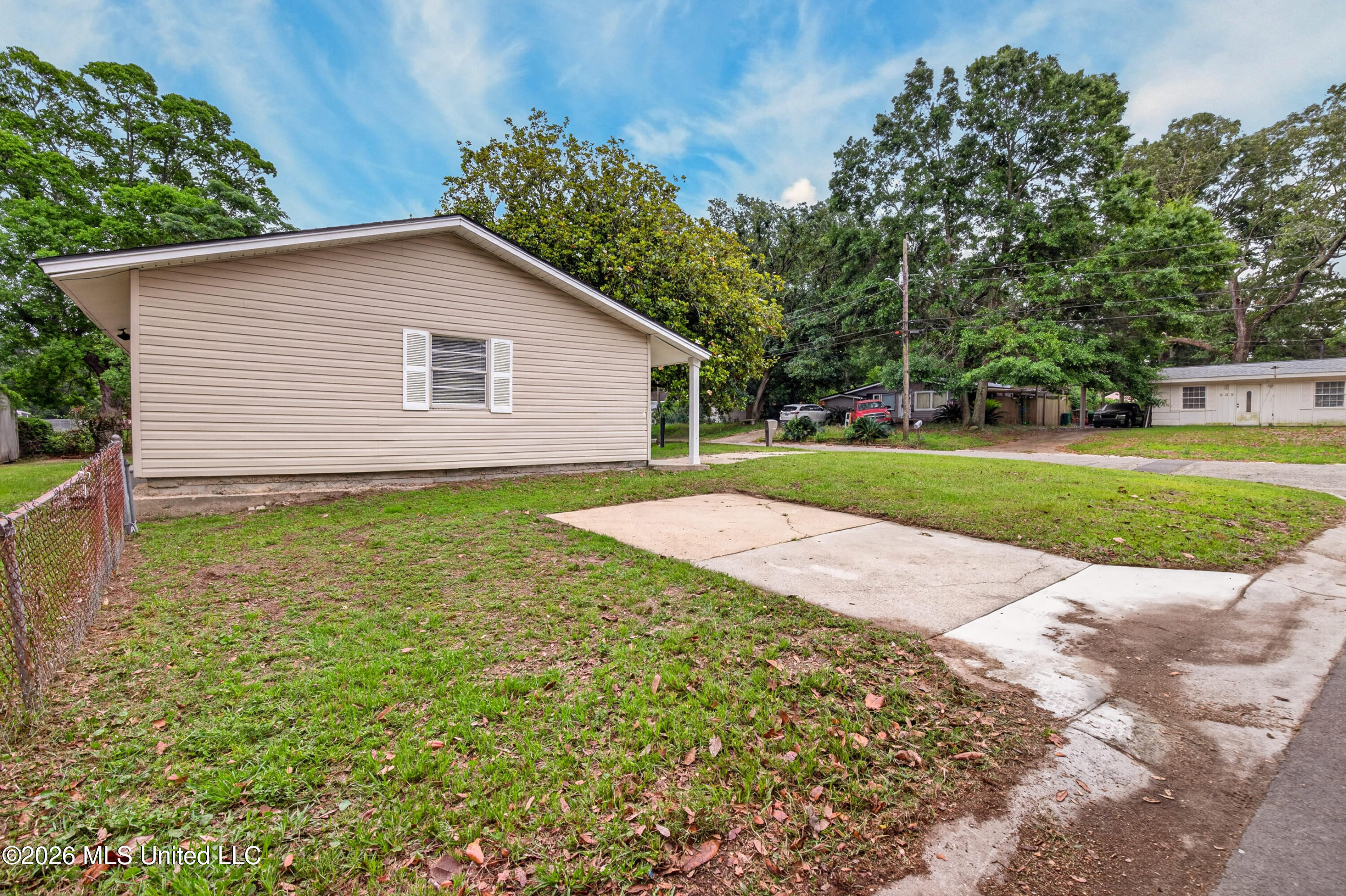 329 Park Drive Property Photo 3
