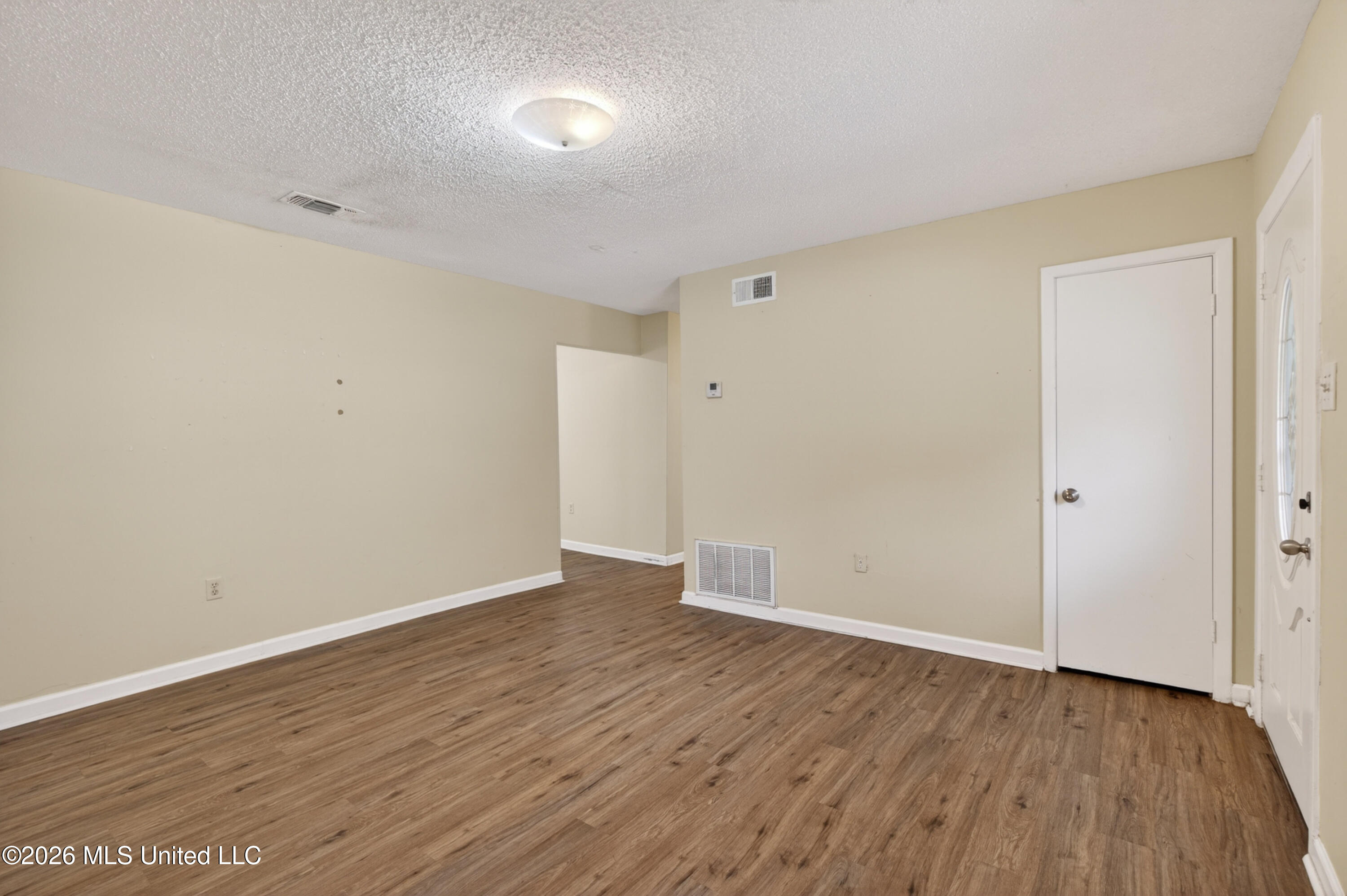 329 Park Drive Property Photo 4