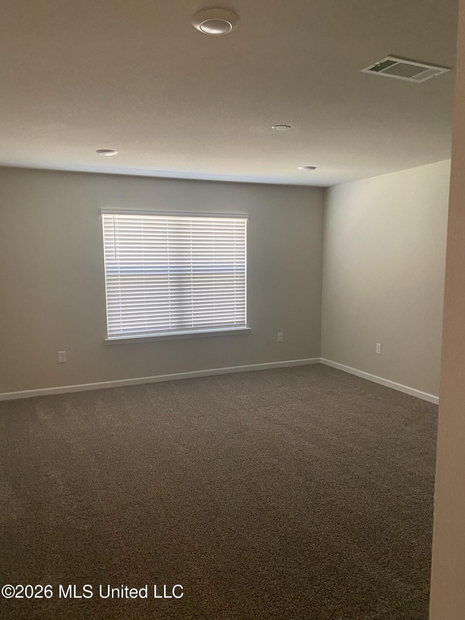 212 Hawthorne Drive Property Photo 8