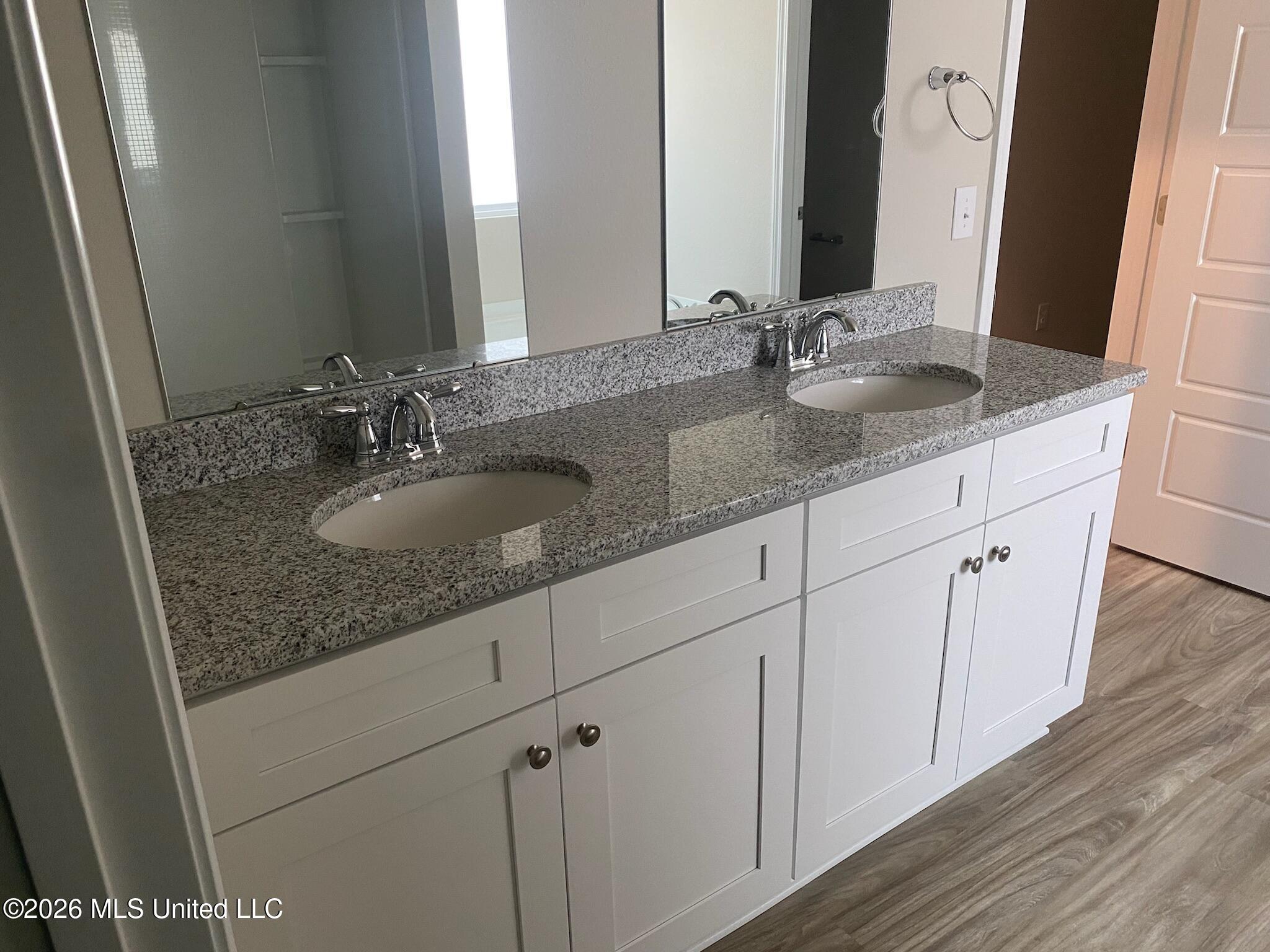 212 Hawthorne Drive Property Photo 10