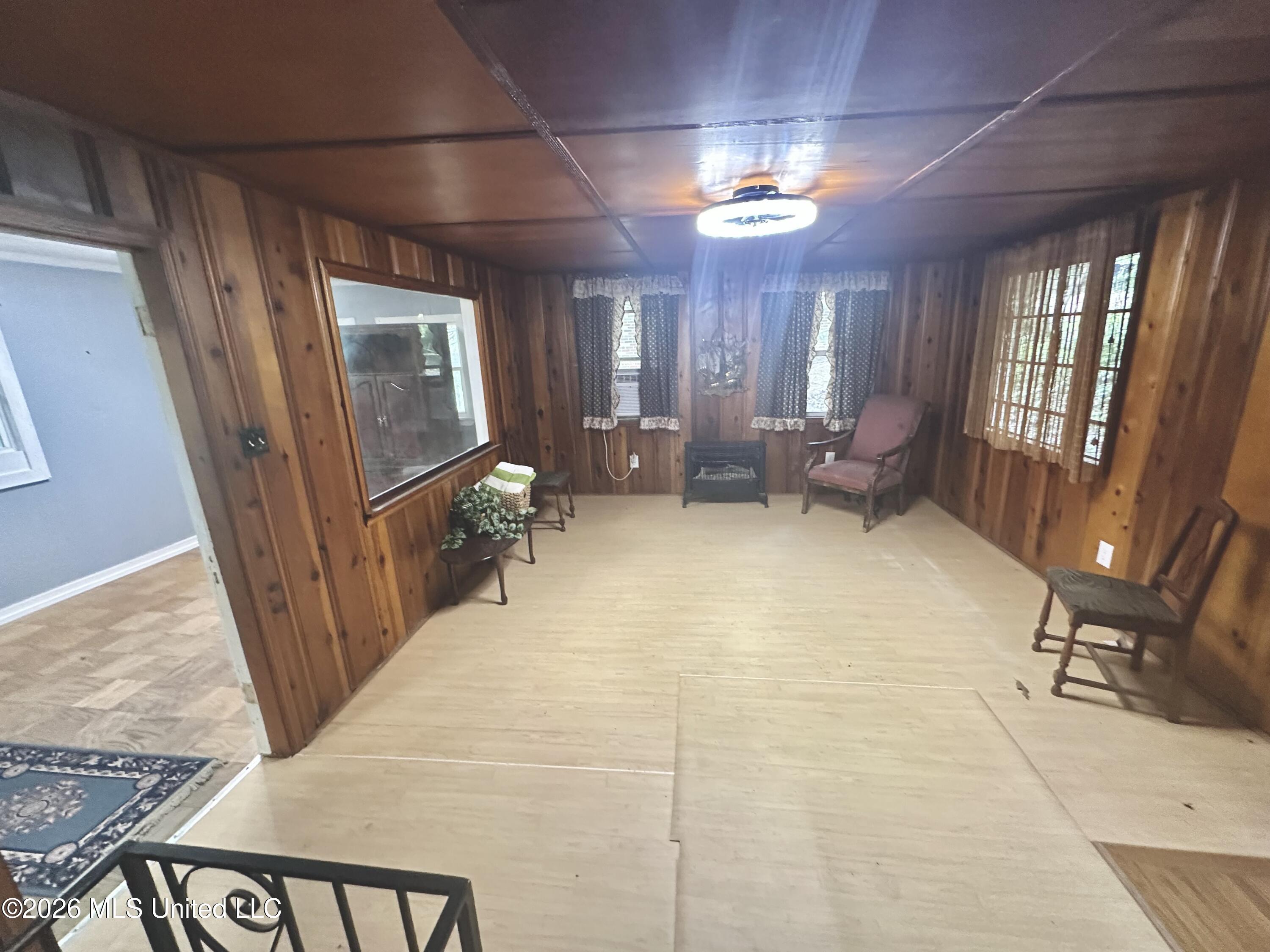 385 Lake Shore Drive Property Photo 7