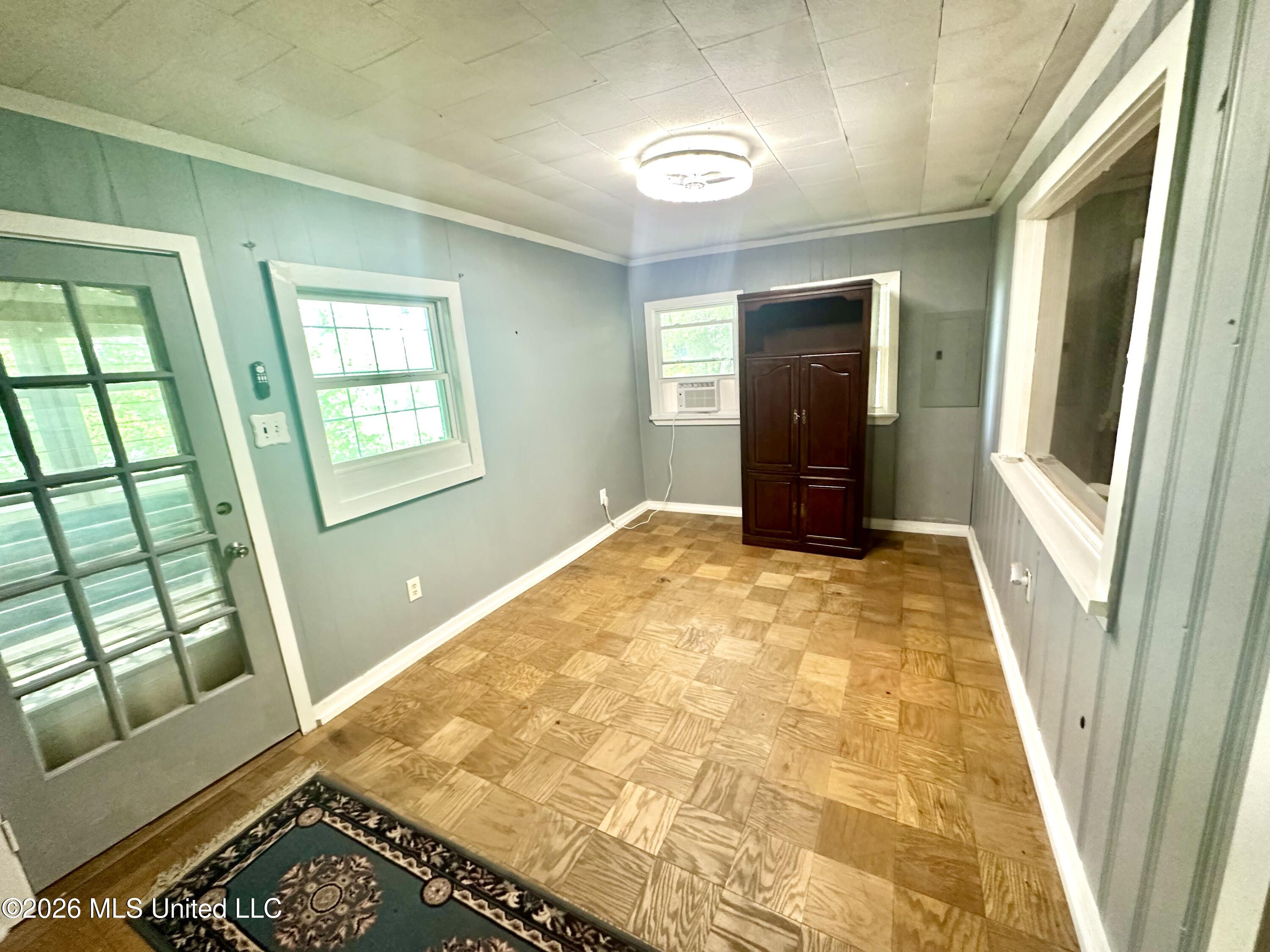 385 Lake Shore Drive Property Photo 9