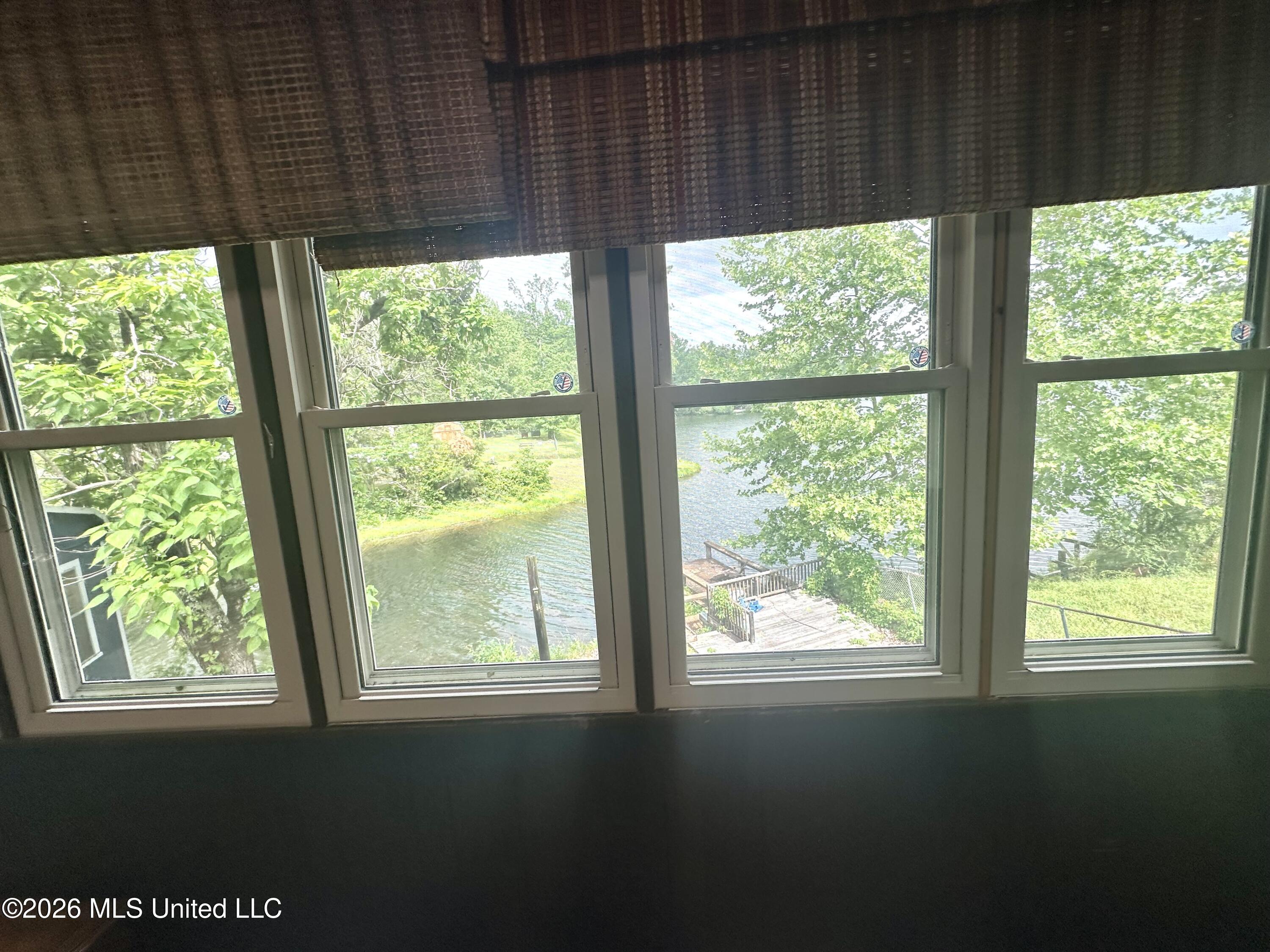 385 Lake Shore Drive Property Photo 10