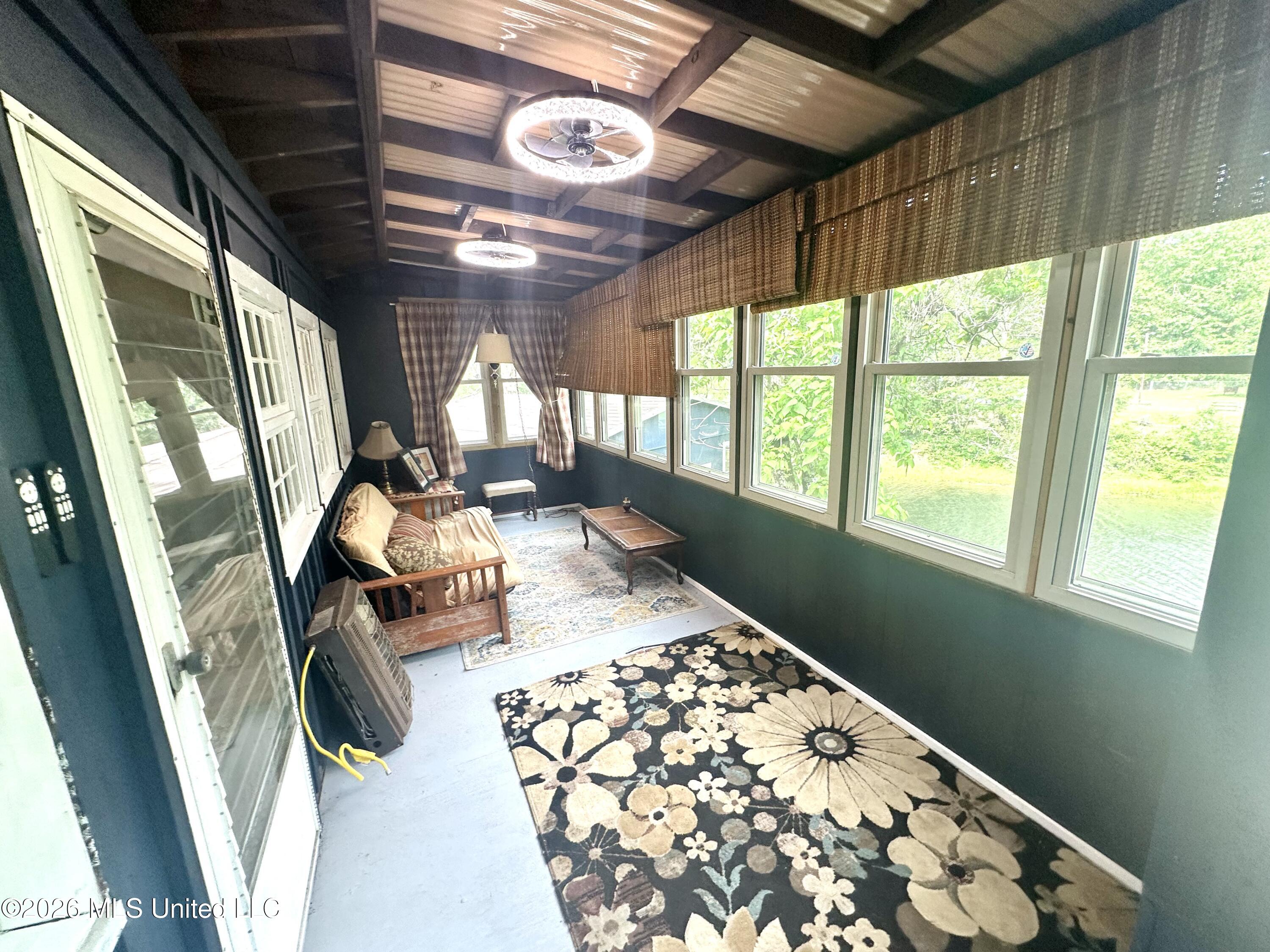 385 Lake Shore Drive Property Photo 11