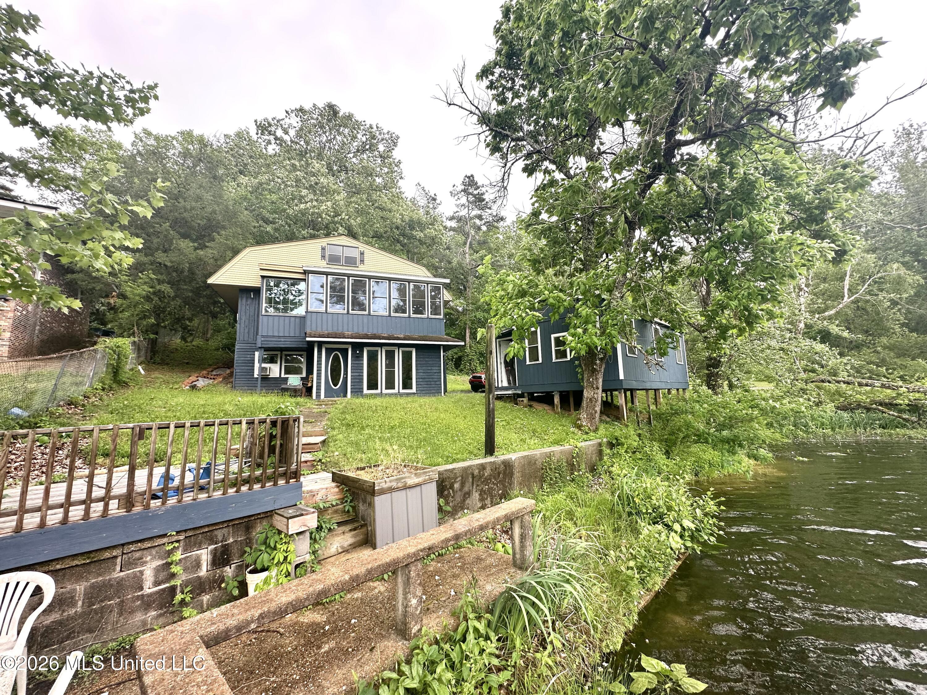 385 Lake Shore Drive Property Photo 21