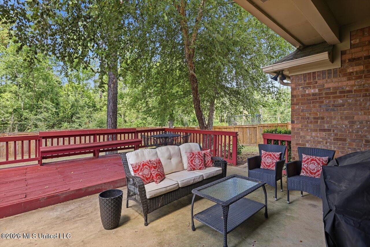 122 Addison Way Property Photo 27