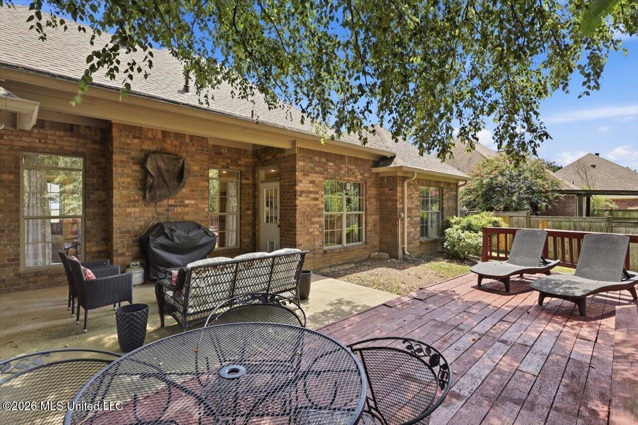 122 Addison Way Property Photo 28