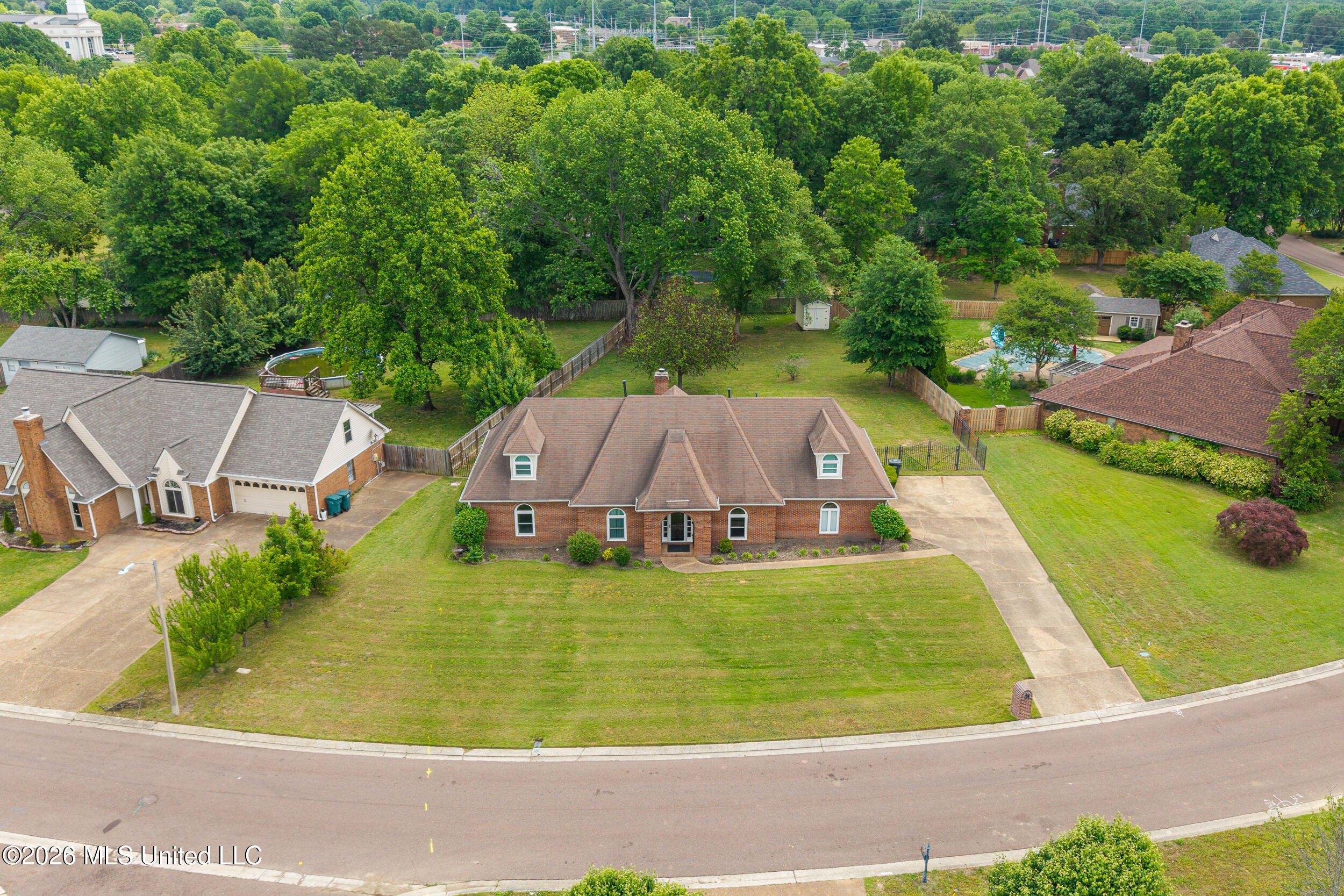 7254 Flower Creek Drive Property Photo 8