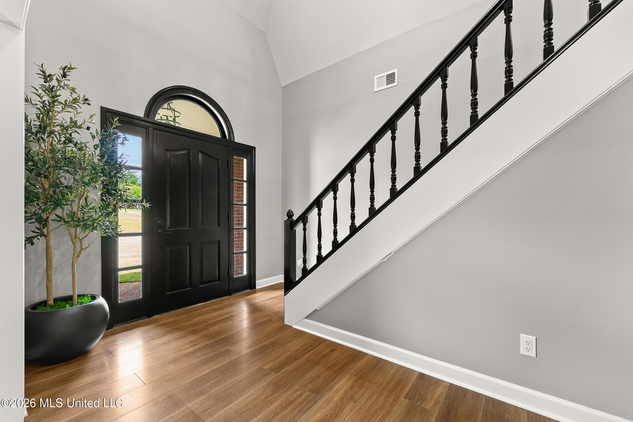7254 Flower Creek Drive Property Photo 11