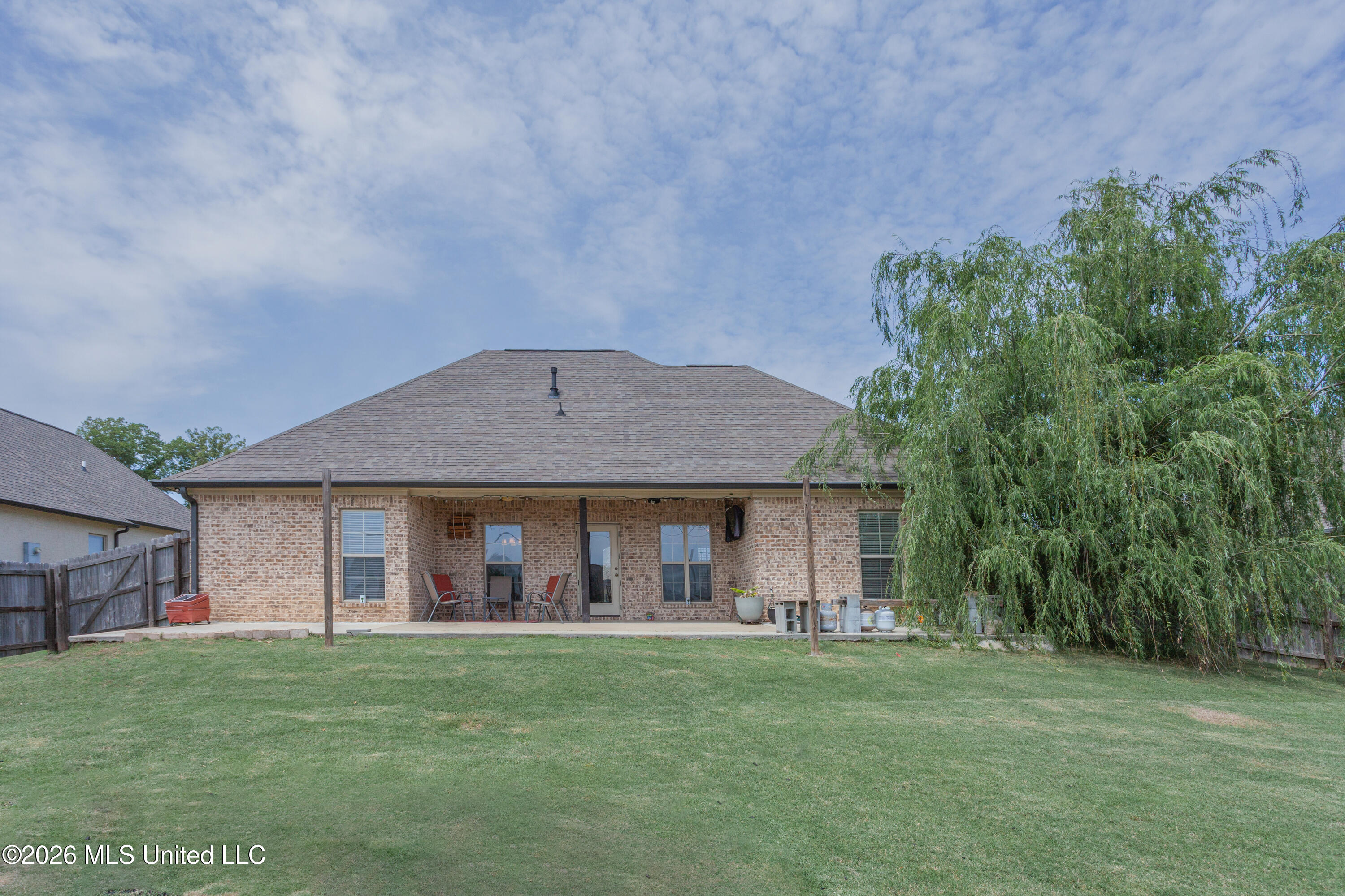 292 Buckhead Drive Property Photo 2