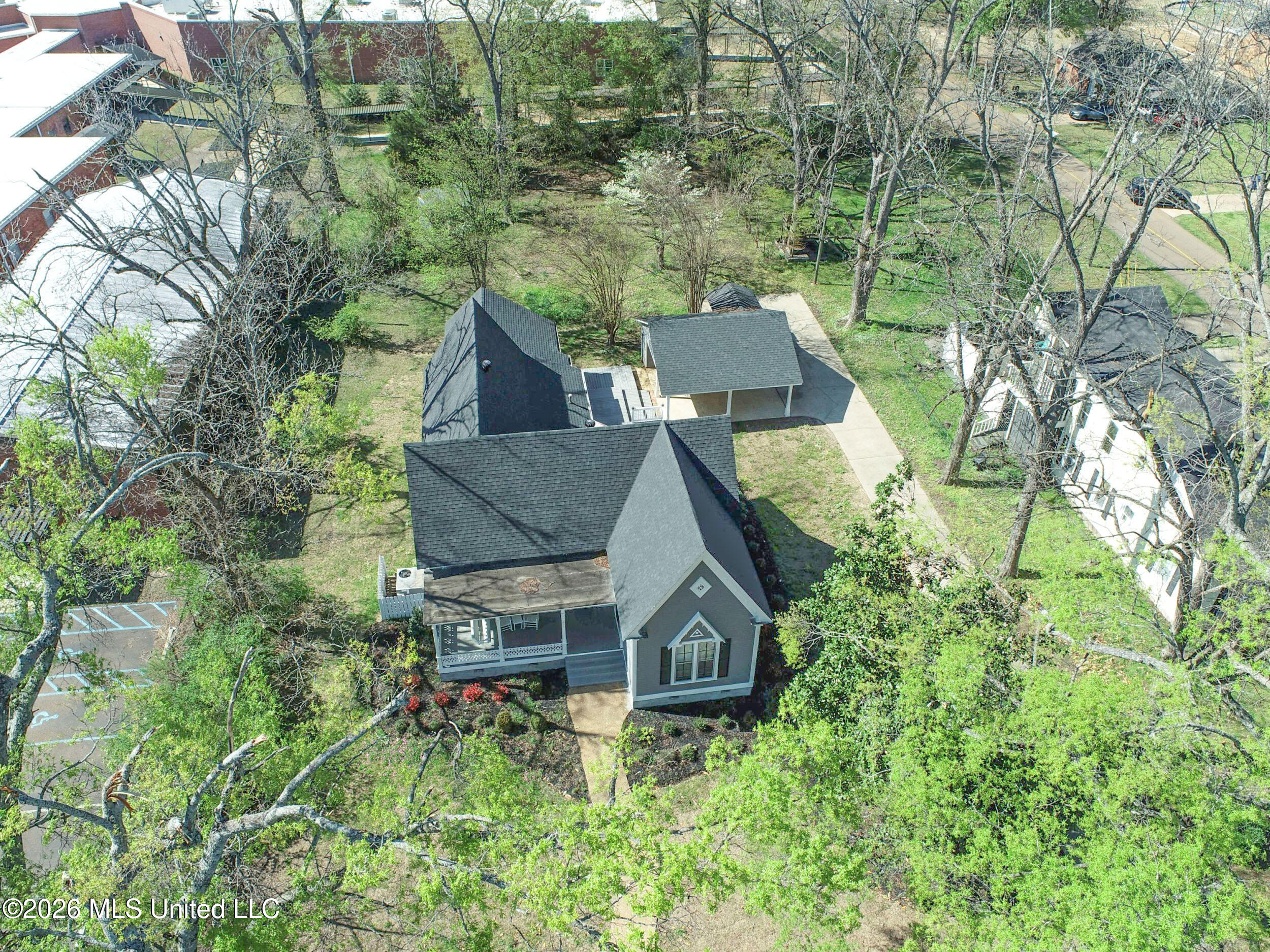 201 Boothe Street Property Photo 6