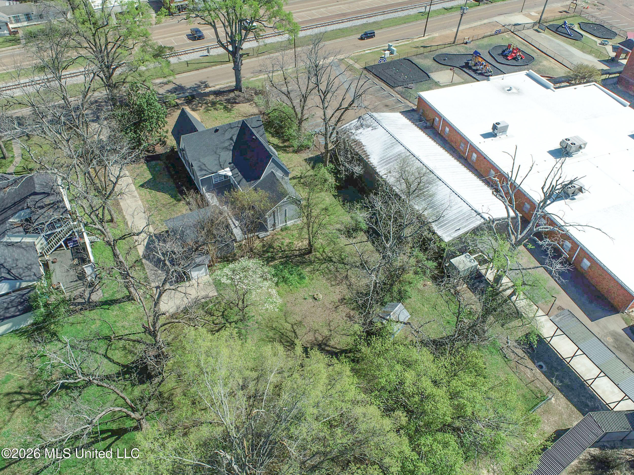 201 Boothe Street Property Photo 12