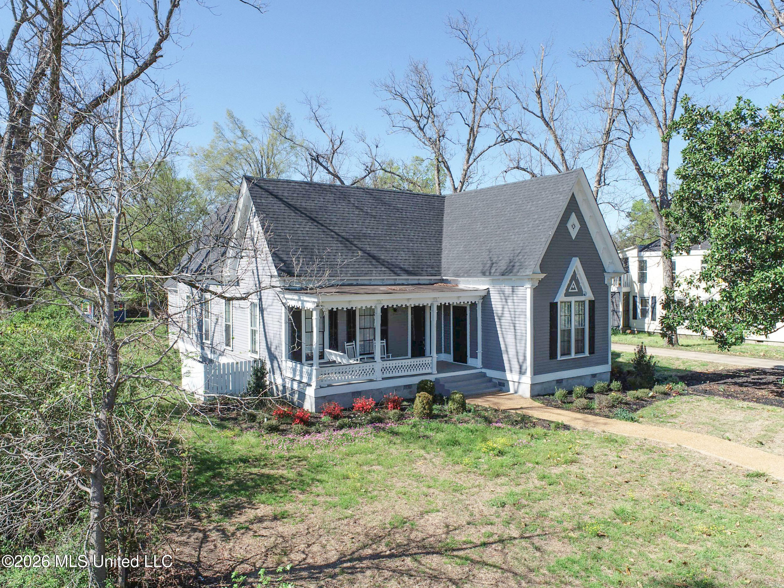 201 Boothe Street Property Photo 13