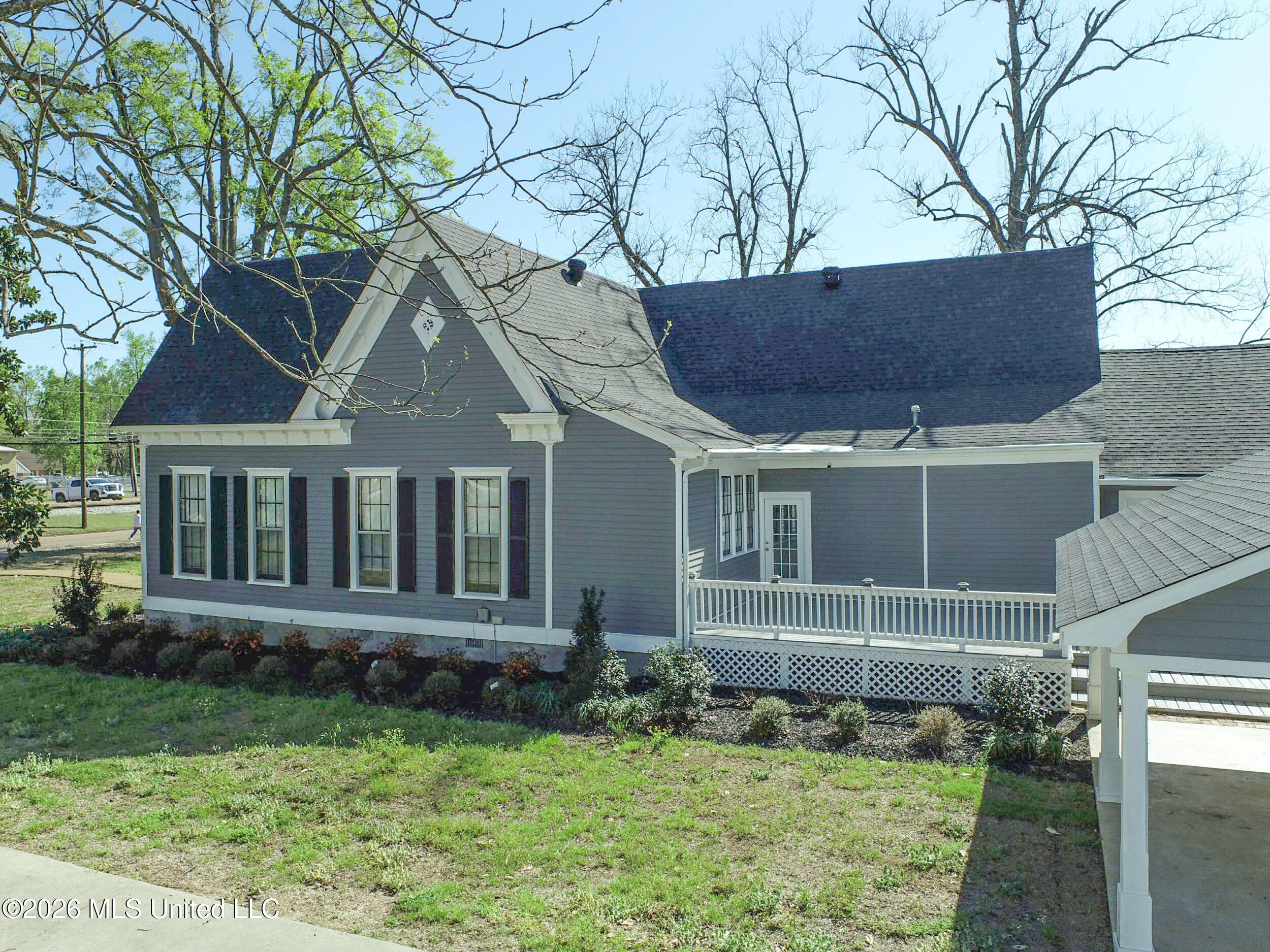 201 Boothe Street Property Photo 16