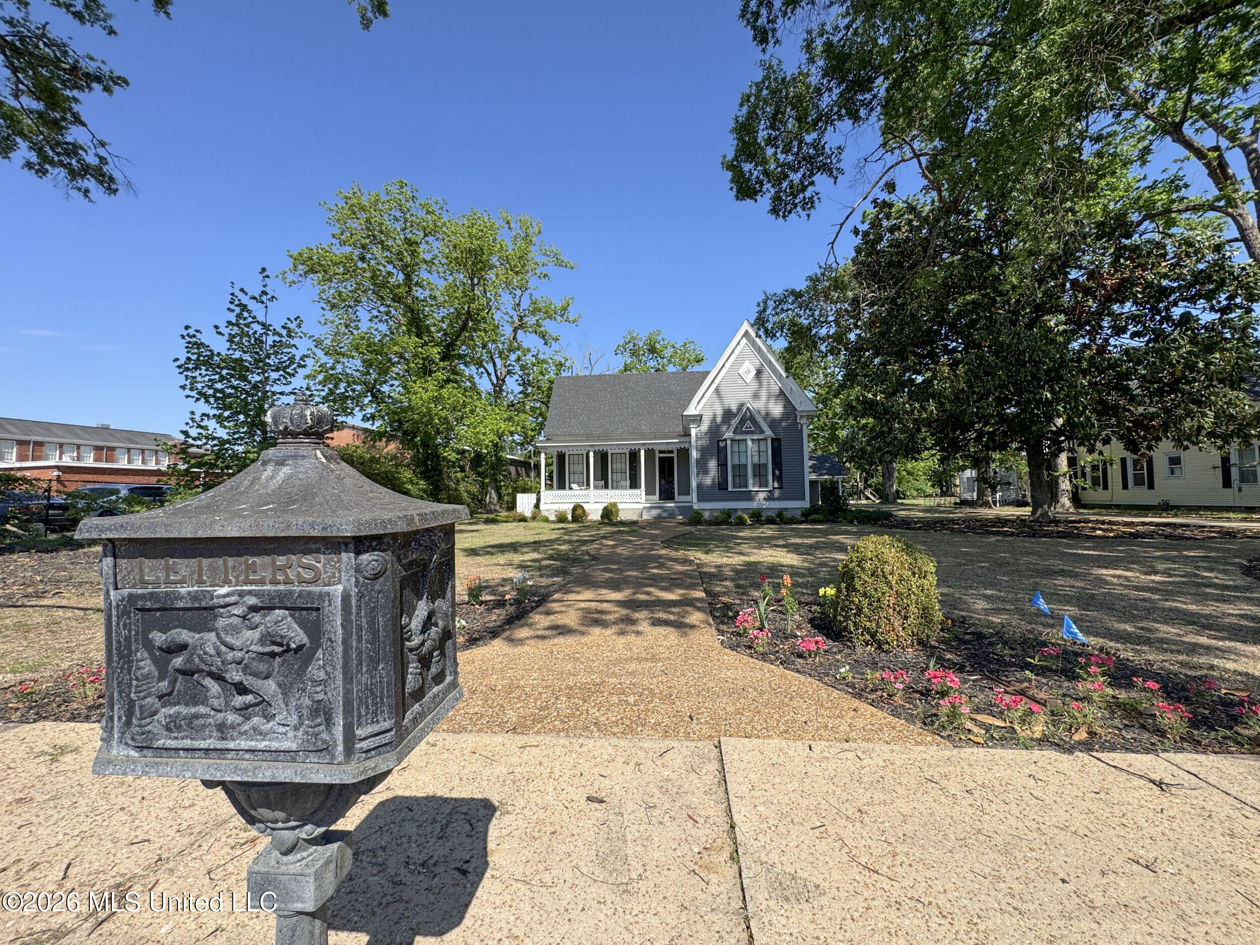 201 Boothe Street Property Photo 22