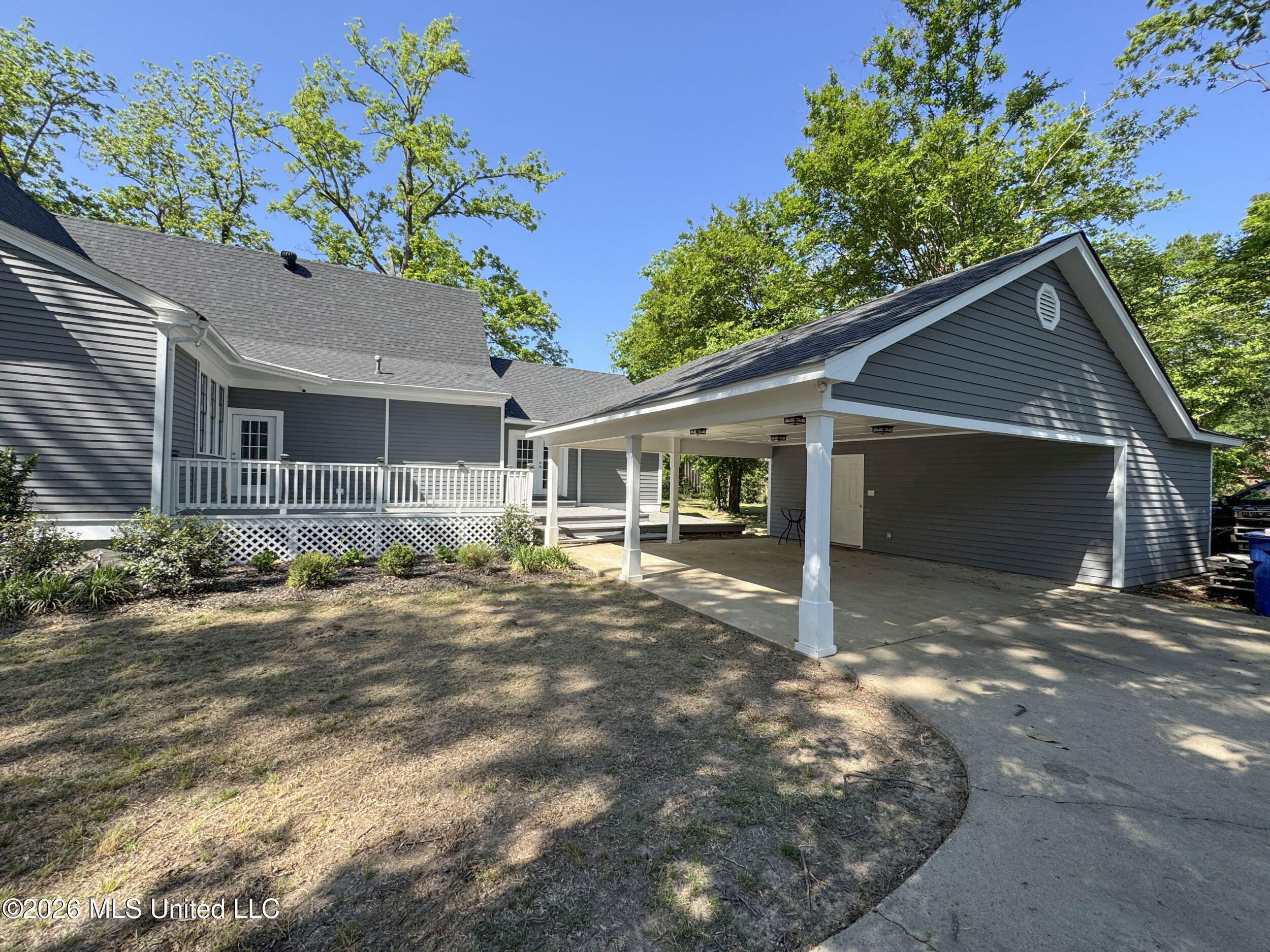 201 Boothe Street Property Photo 28