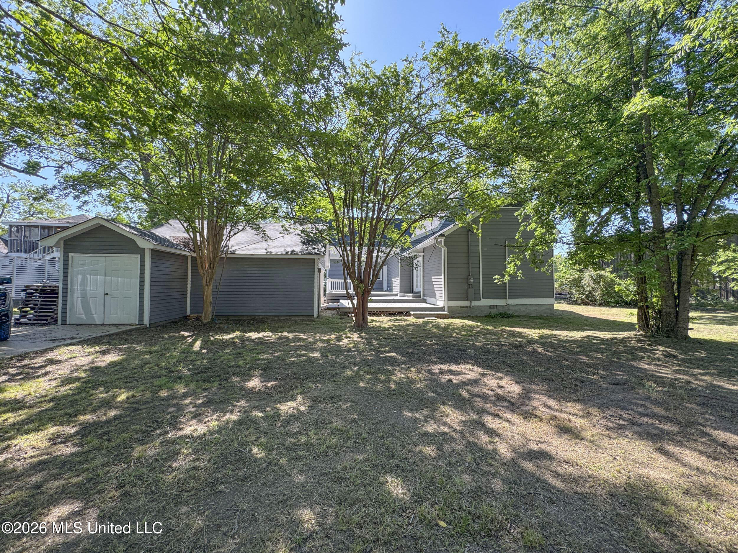 201 Boothe Street Property Photo 32