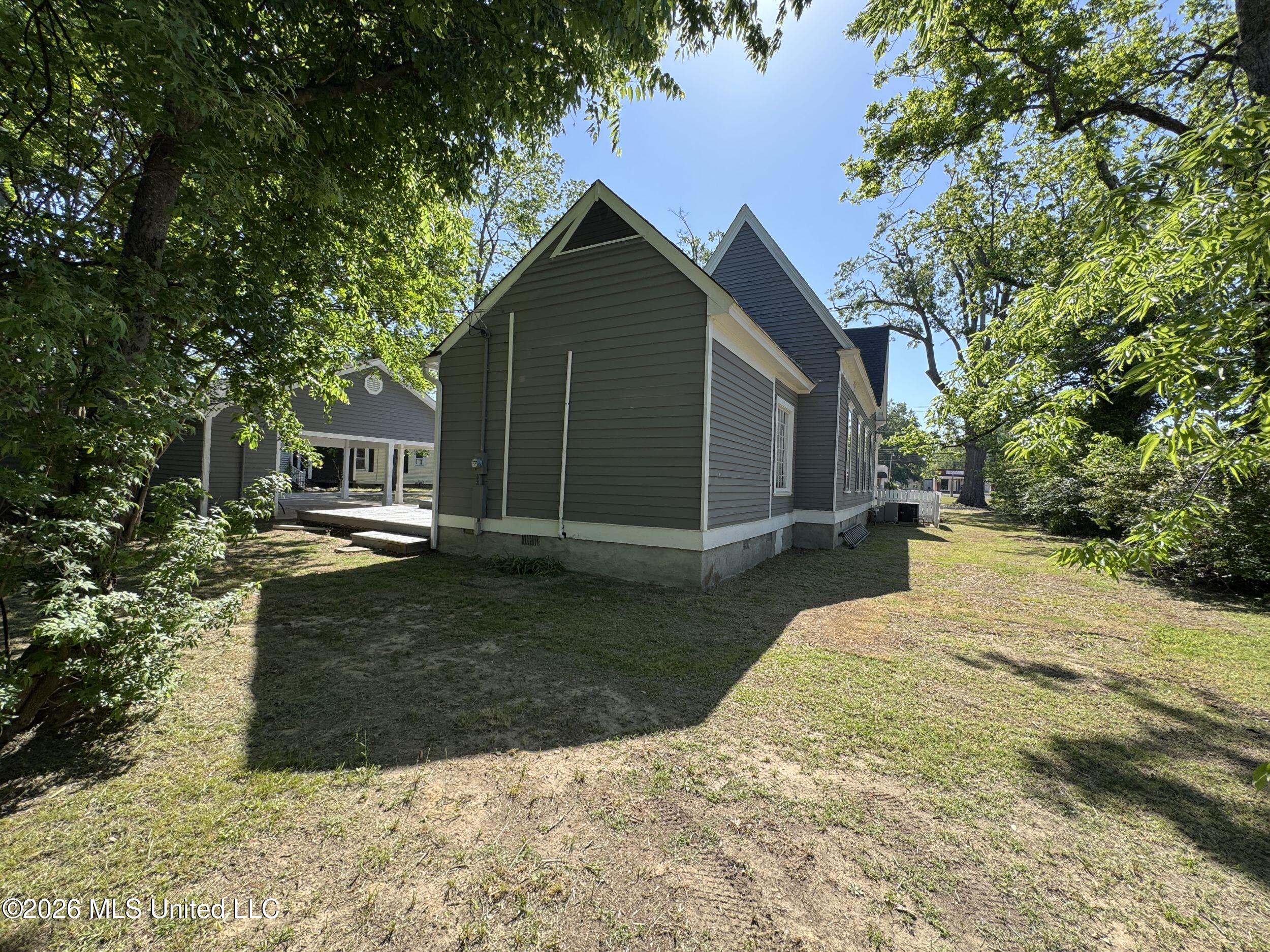 201 Boothe Street Property Photo 36