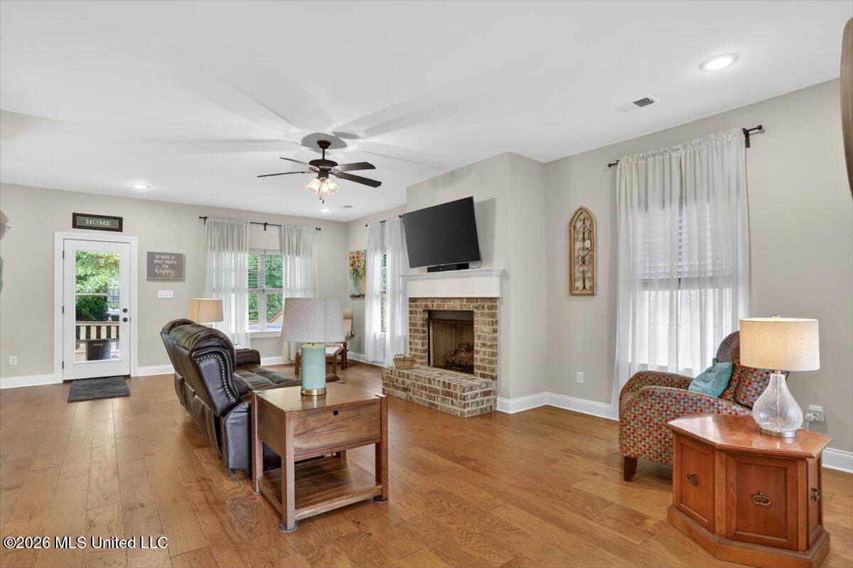 5089 Montavale S Property Photo 5