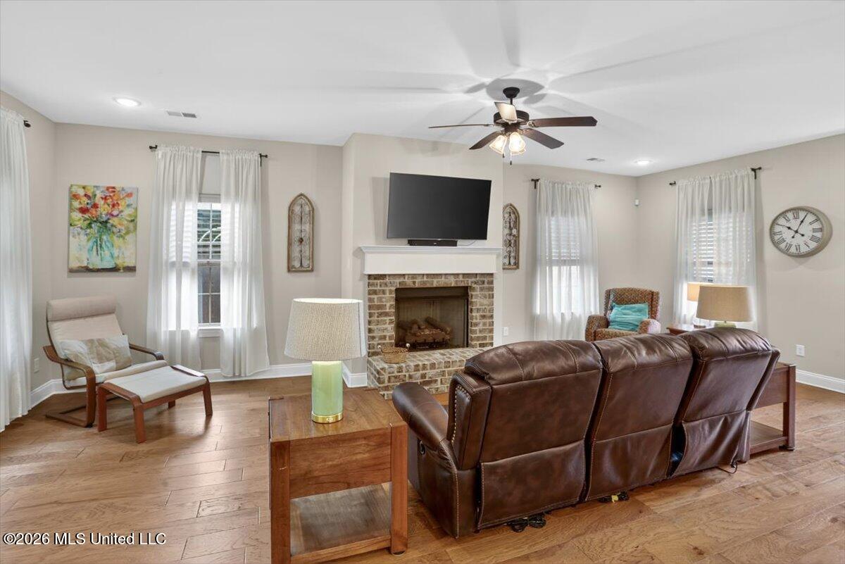 5089 Montavale S Property Photo 6
