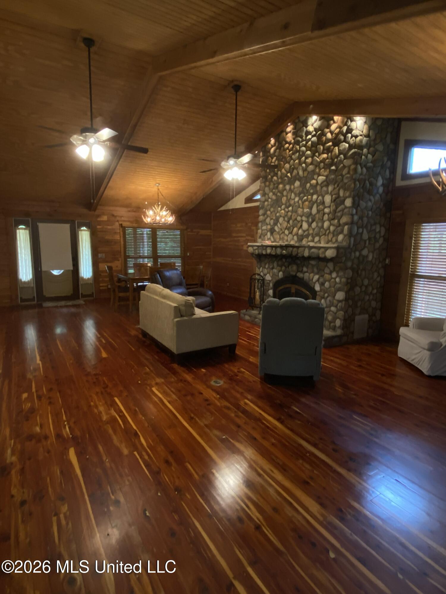 494 Lakeview Drive Property Photo 8