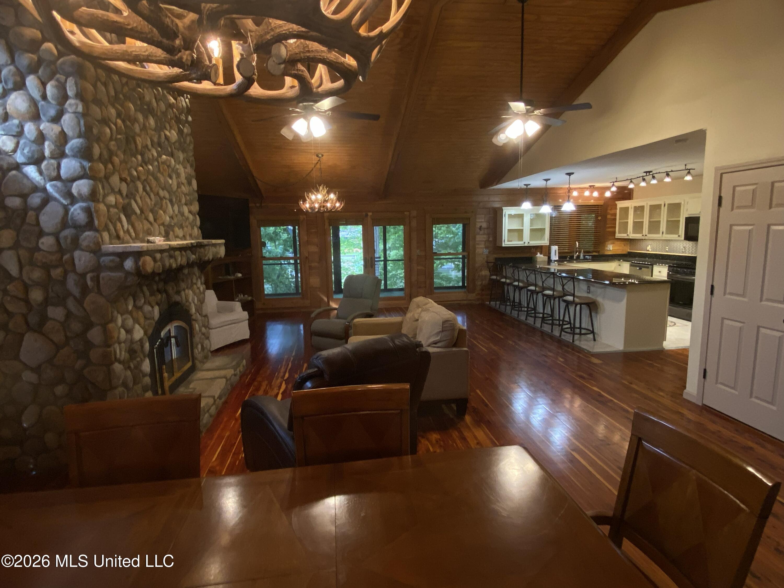 494 Lakeview Drive Property Photo 10