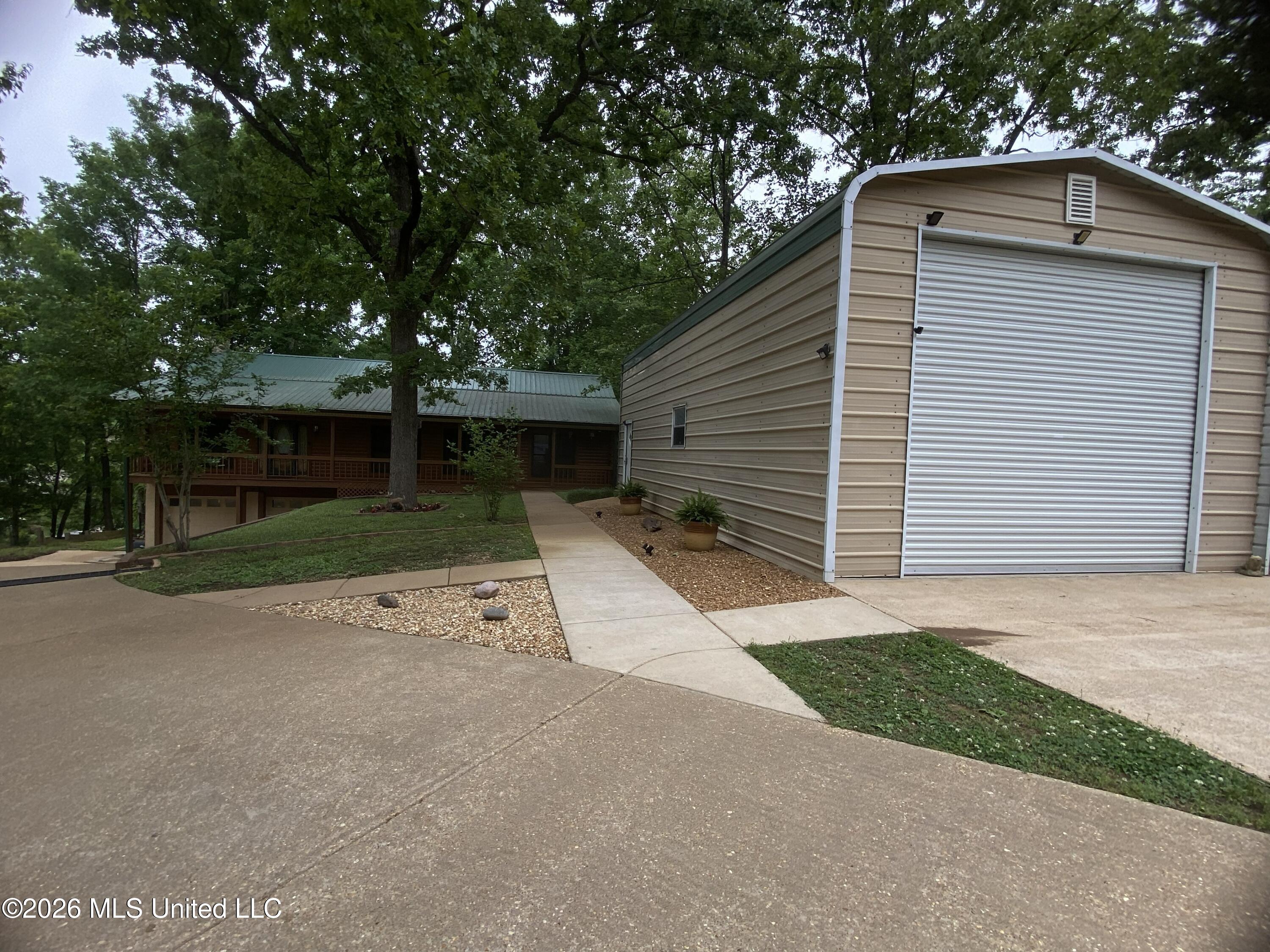 494 Lakeview Drive Property Photo 13