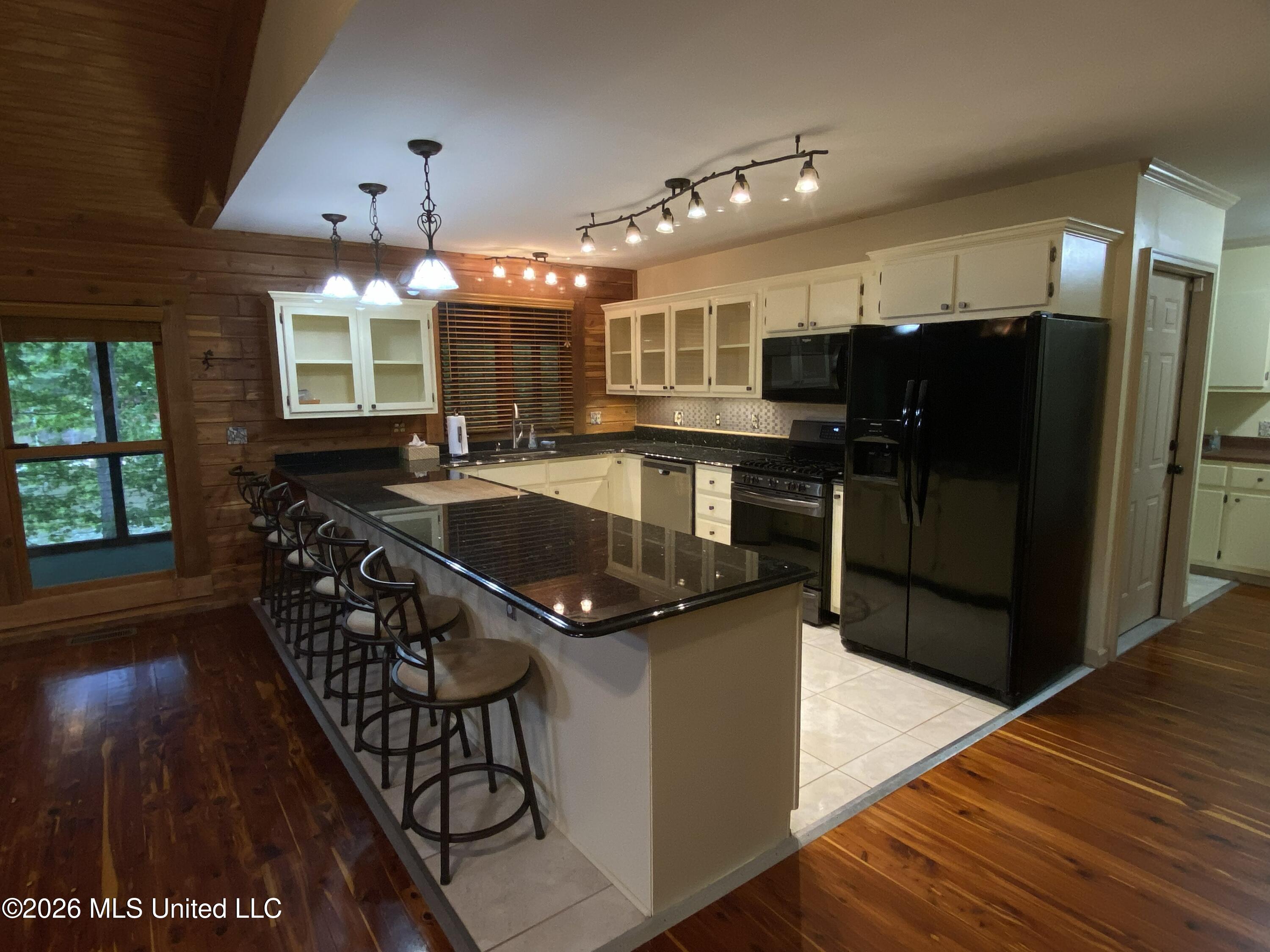 494 Lakeview Drive Property Photo 28