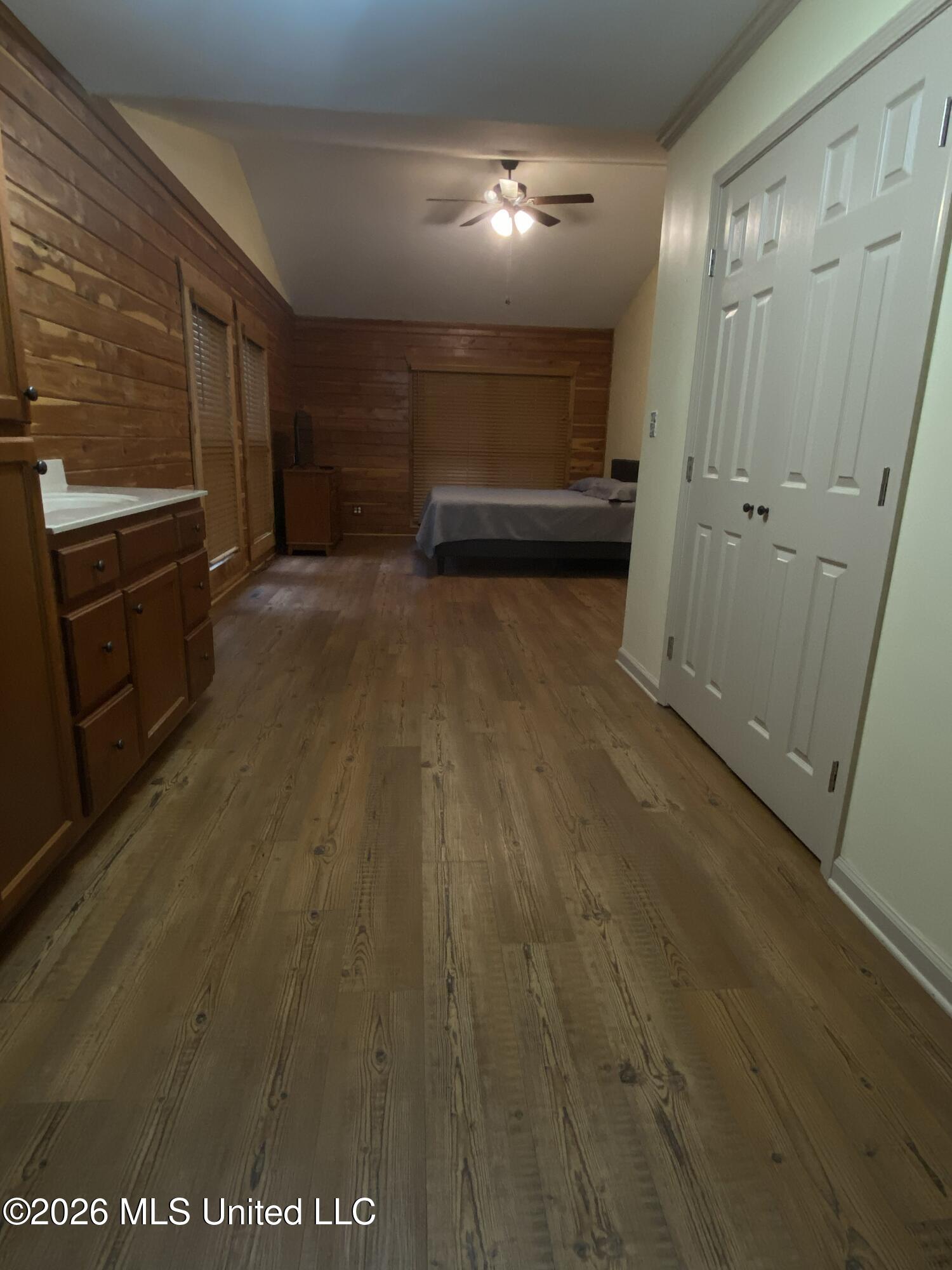 494 Lakeview Drive Property Photo 38