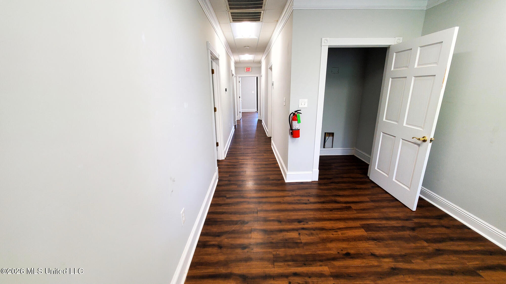 1030 Northpark Drive Property Photo 6