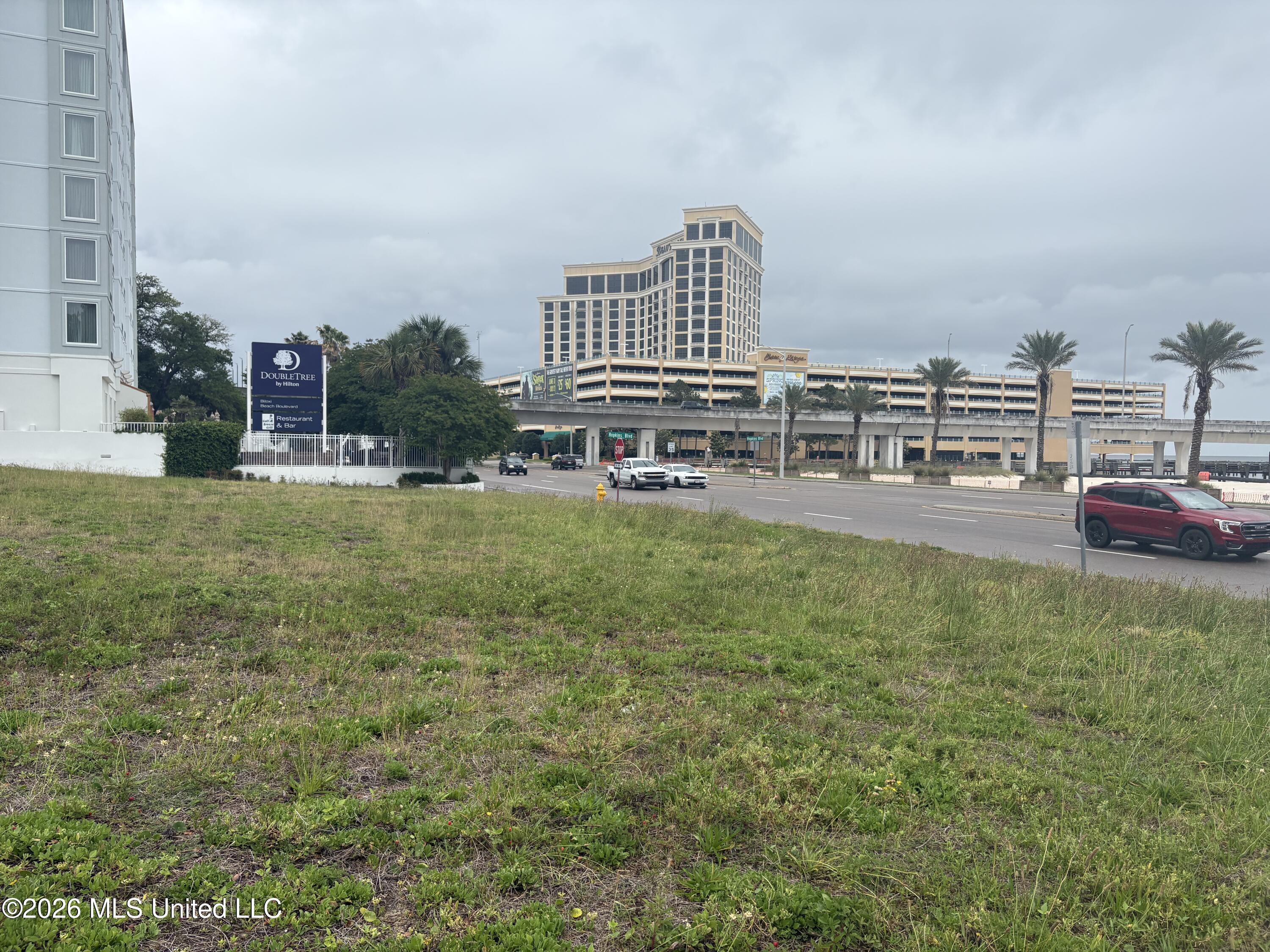 950 - 956 Beach Boulevard Property Photo 2