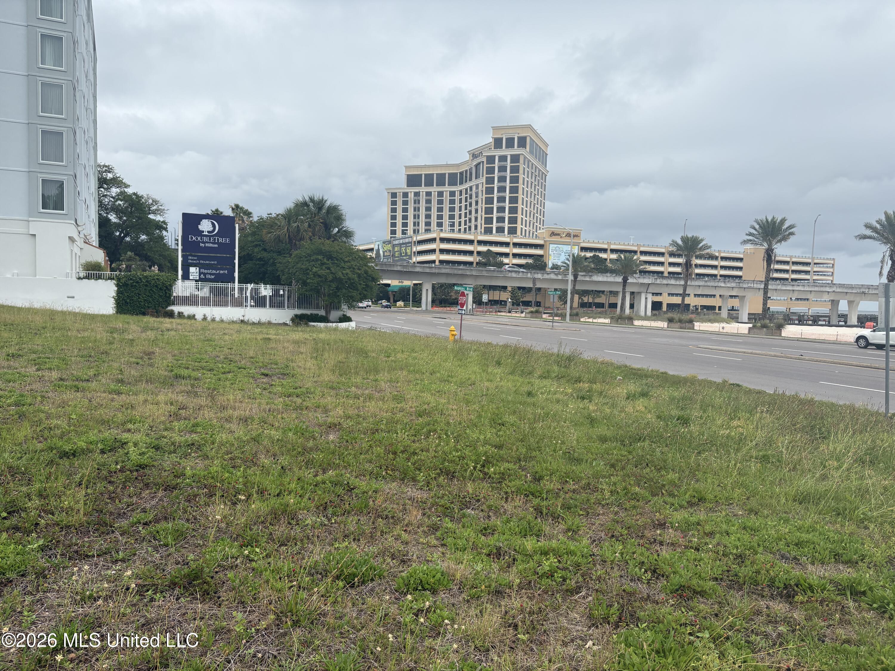 950 - 956 Beach Boulevard Property Photo 5