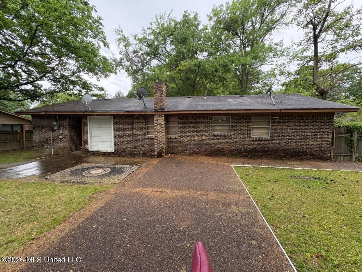 190 Greenbriar Circle Property Photo 6