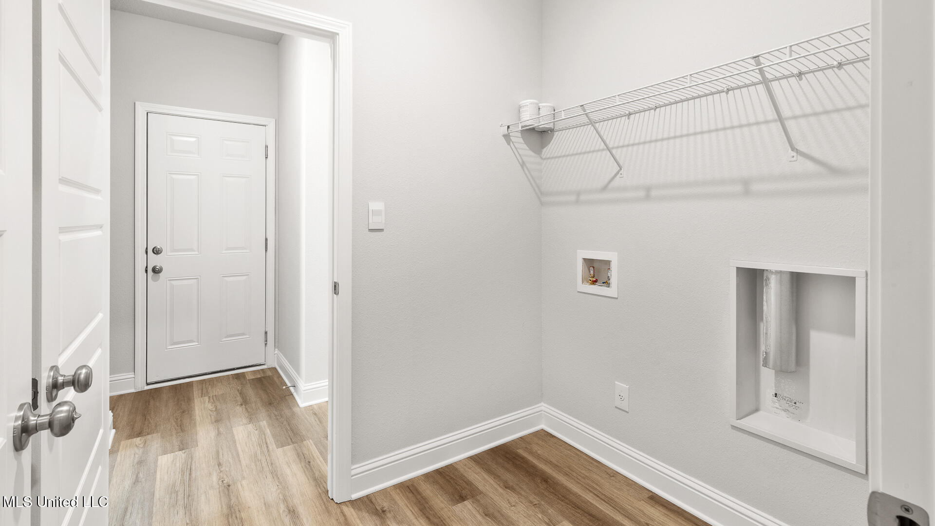 18432 Spring Hill Drive Property Photo 25